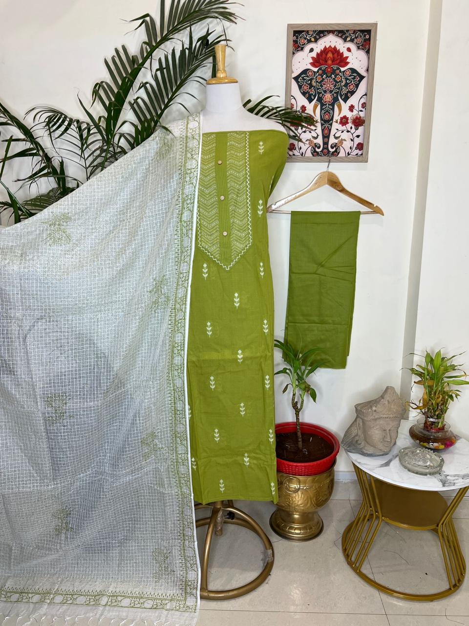 HANDLOOM THREE PIECE SET