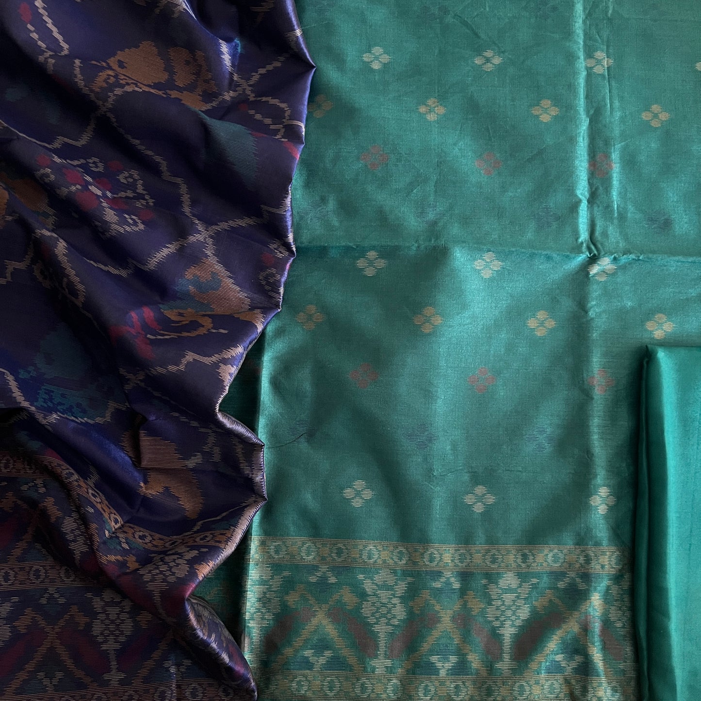 SEMI SILK SUIT (PH6517)