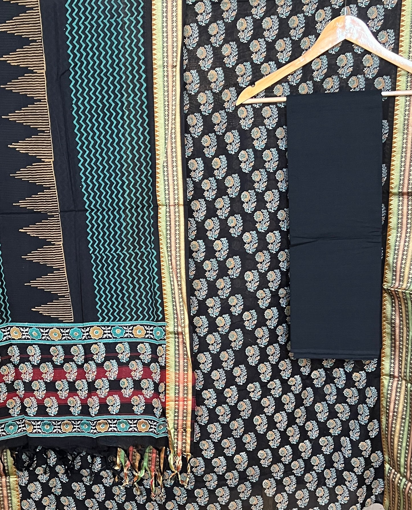 HANDLOOM SUIT (PH7551)