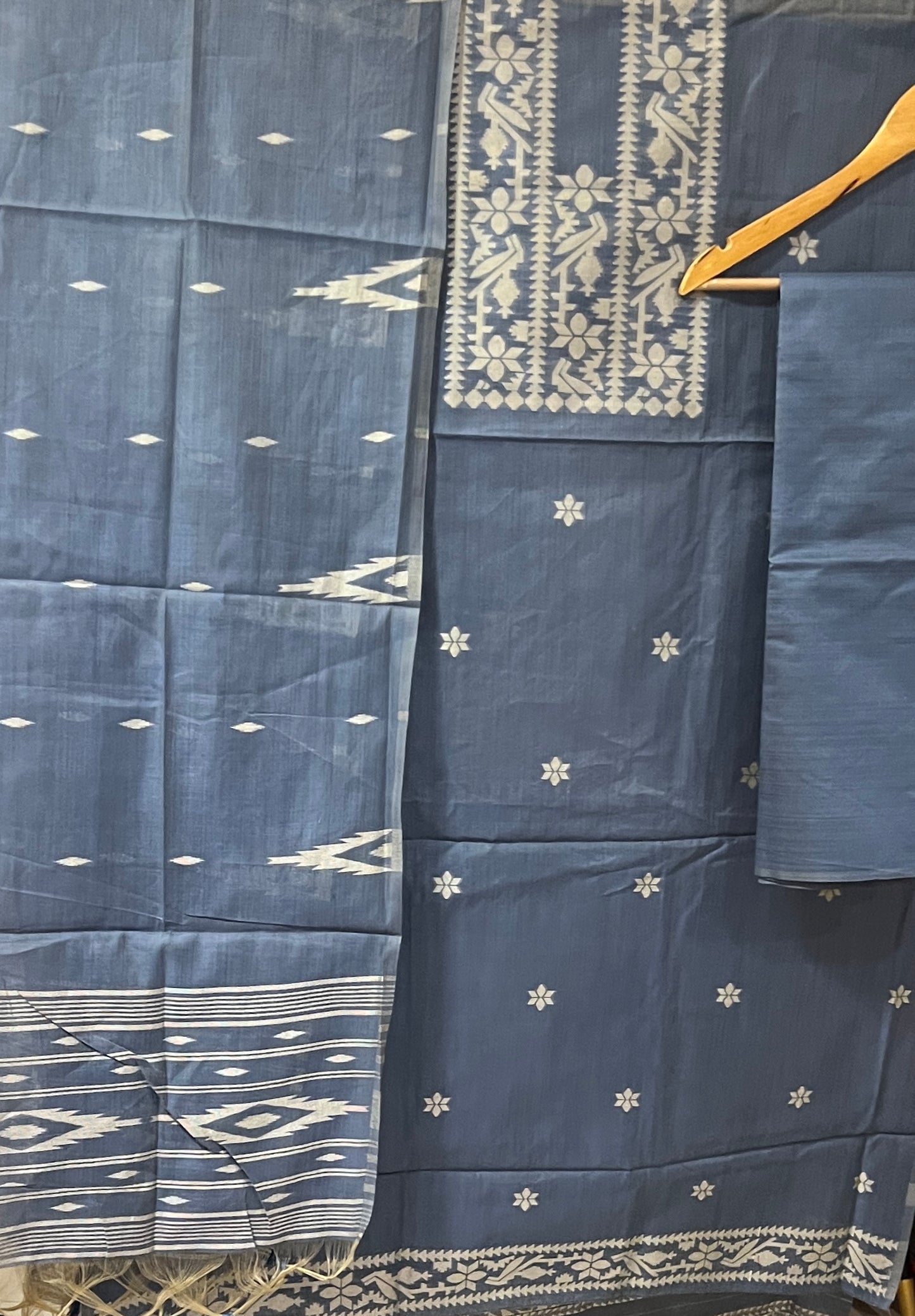 JAMDANI SUIT (PH7646)
