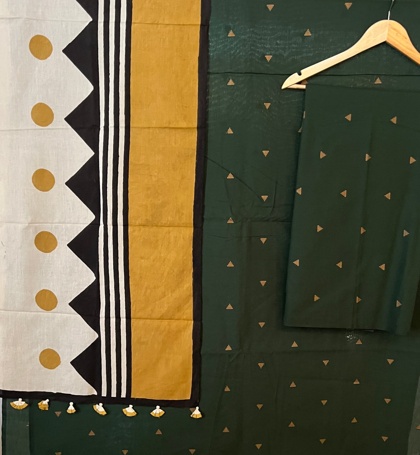 HANDLOOM SUIT (PH7979)