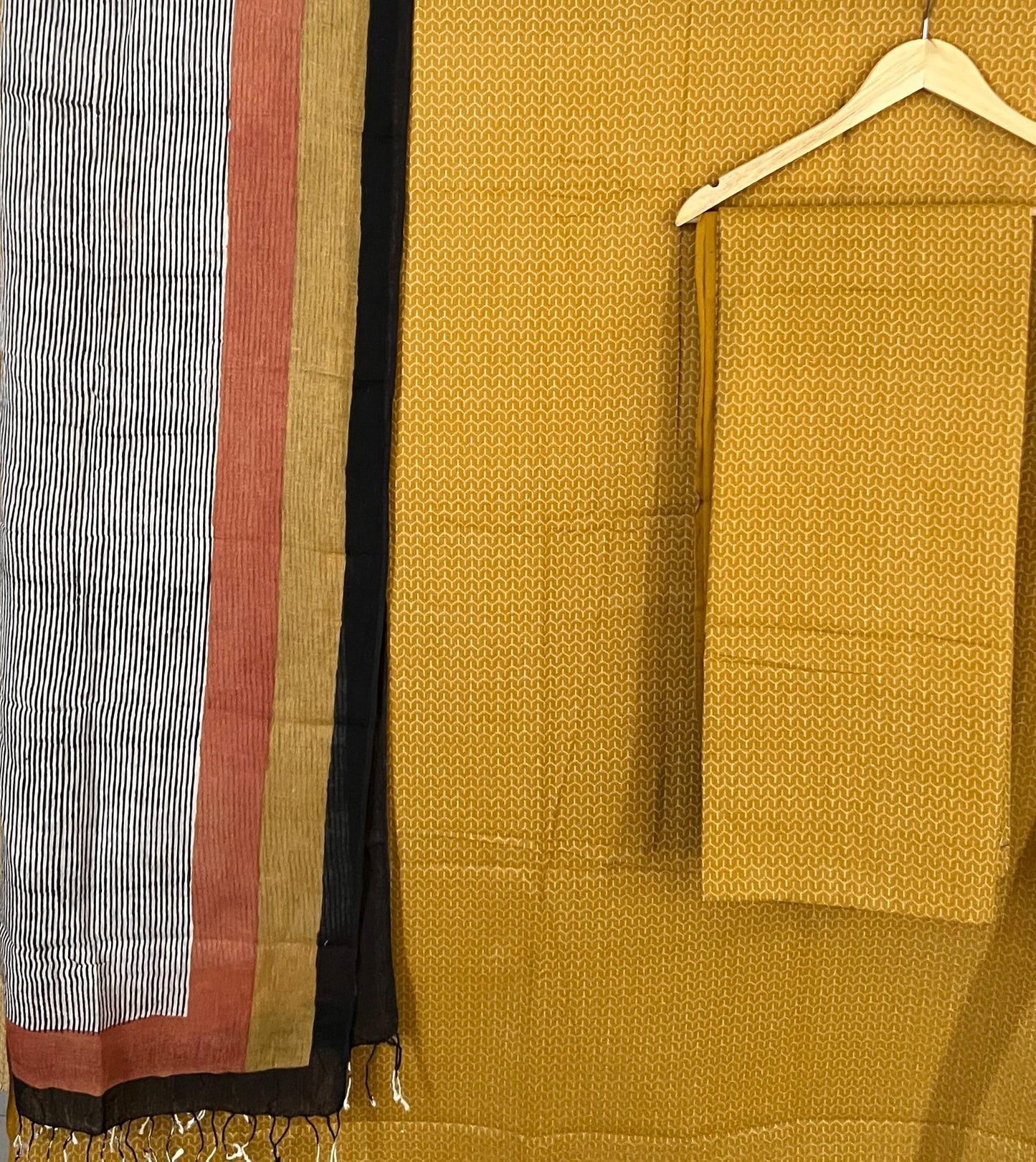 HANDLOOM SUITS (PH8368)