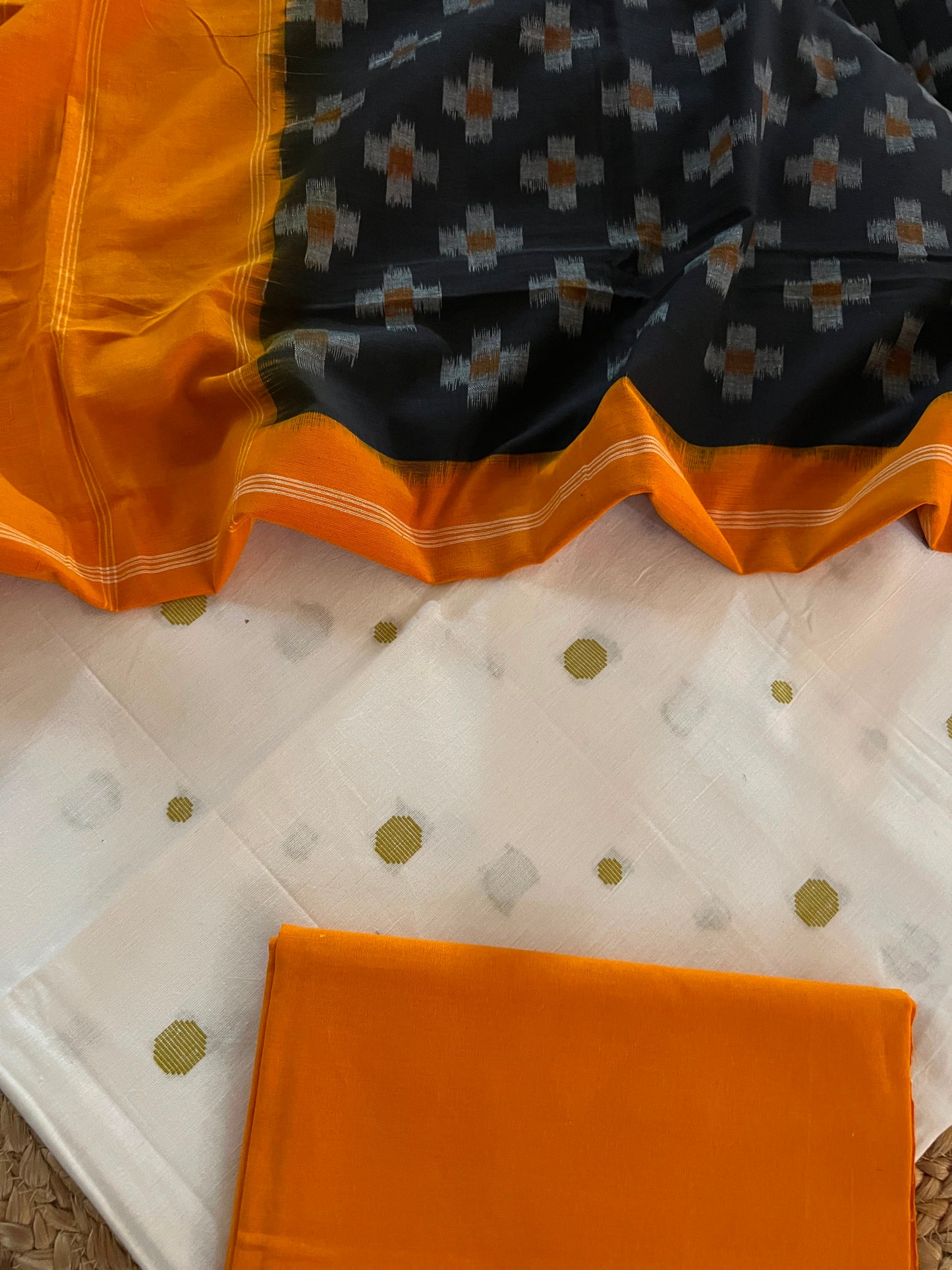 HANDLOOM SUIT (PH8530)