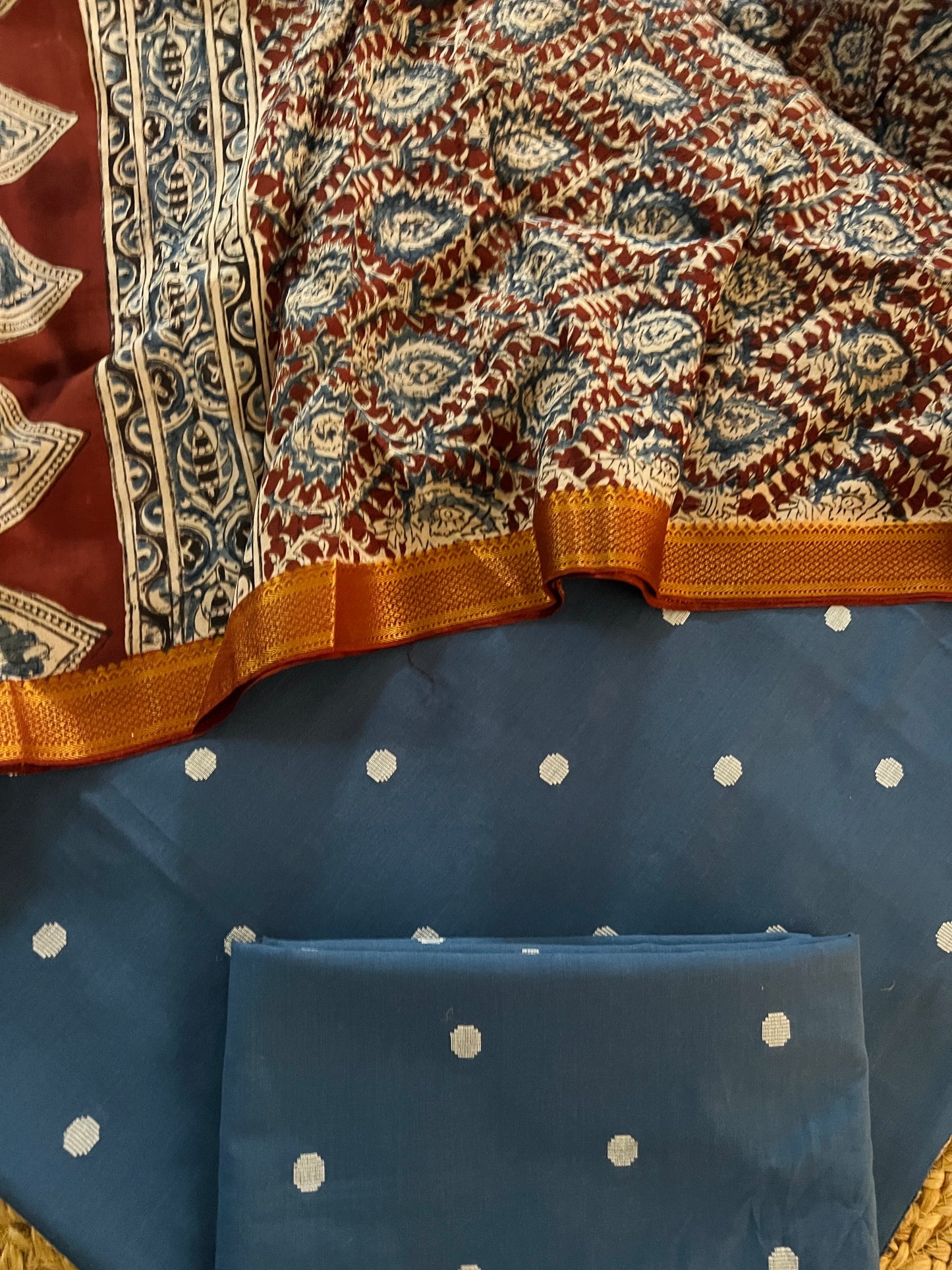 HANDLLOM SUITS (PH8539)