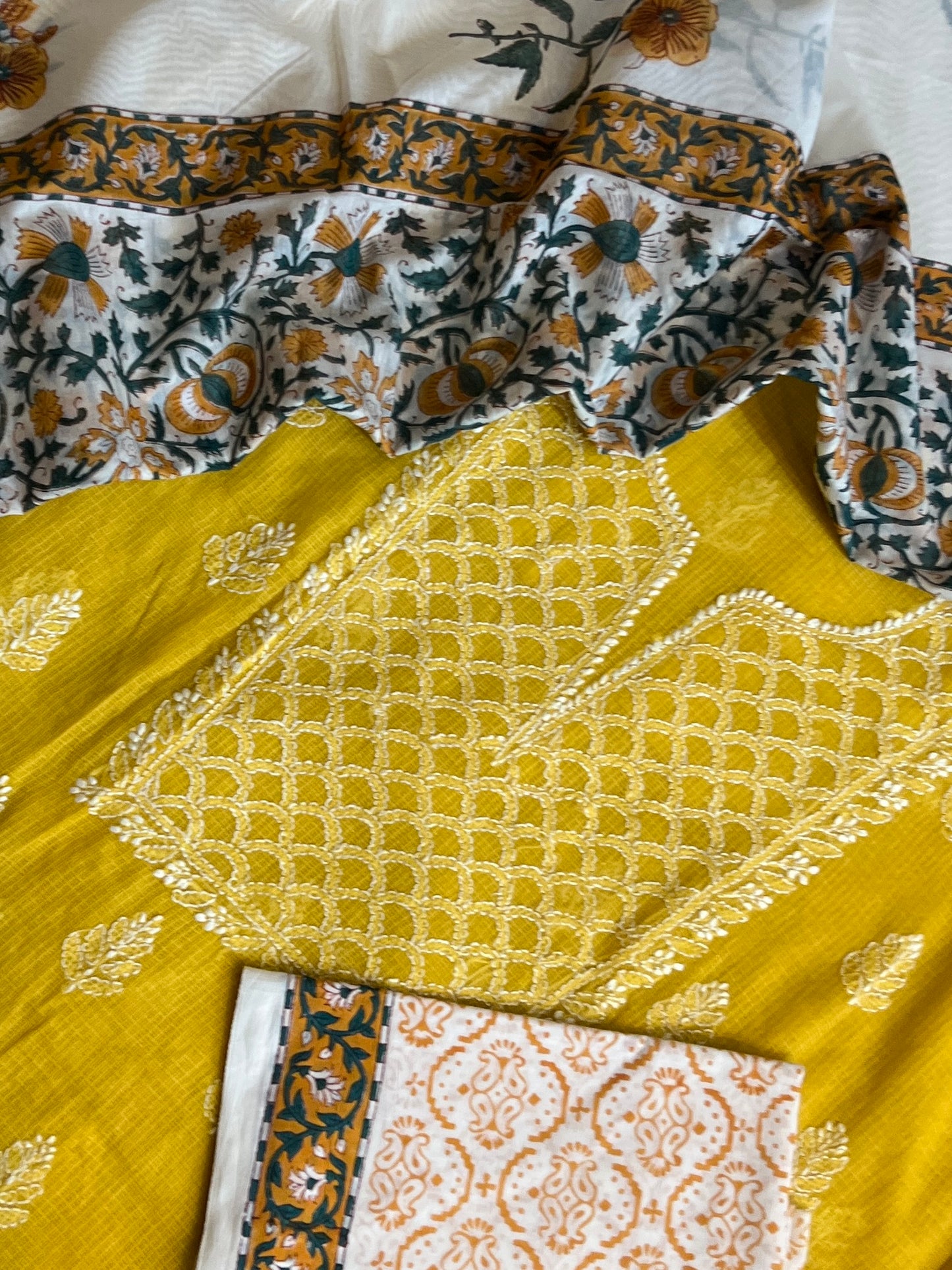 CHIKANKARI SUIT (PH8692)