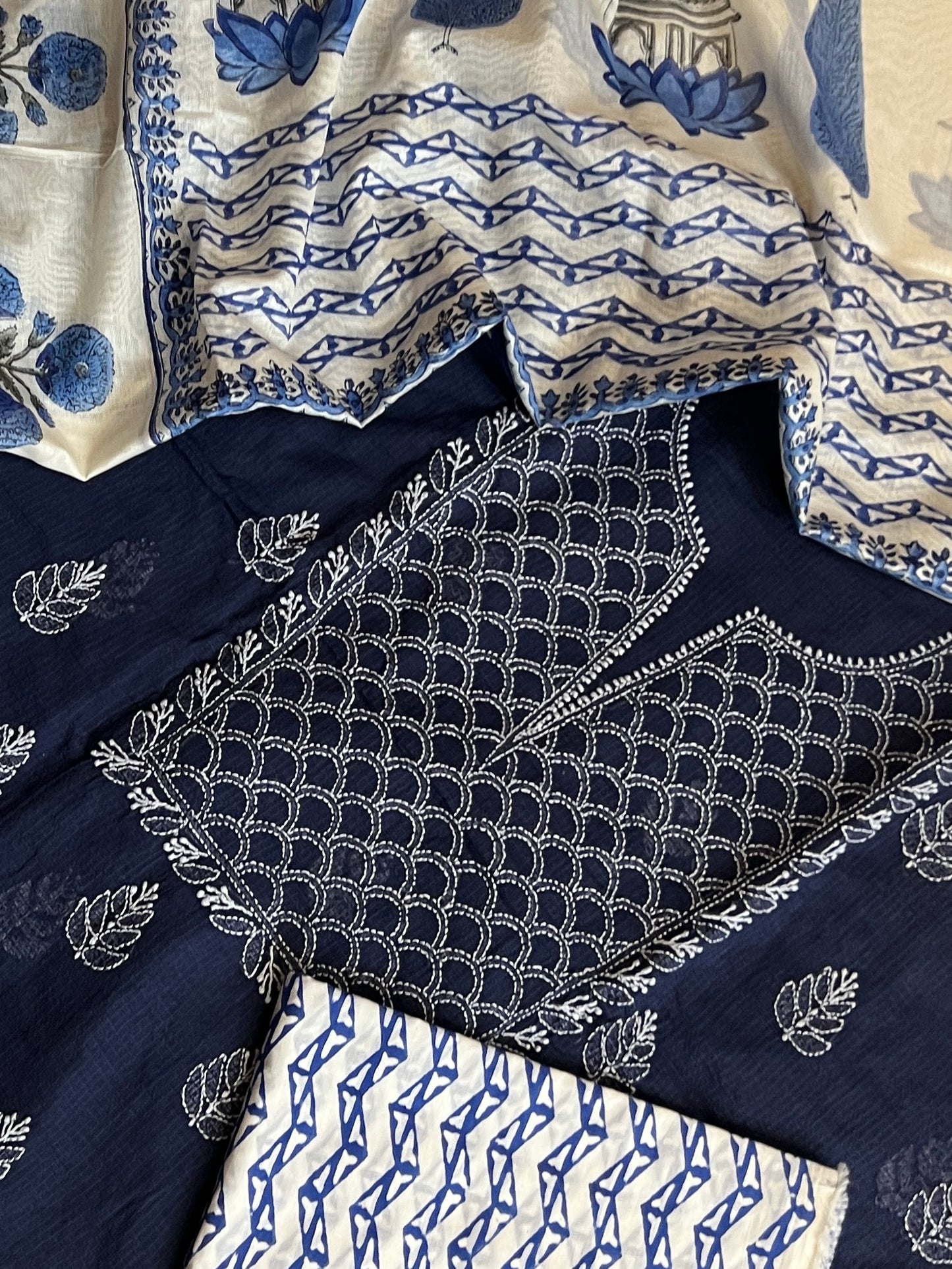 CHIKANKARI SUIT (PH8701)