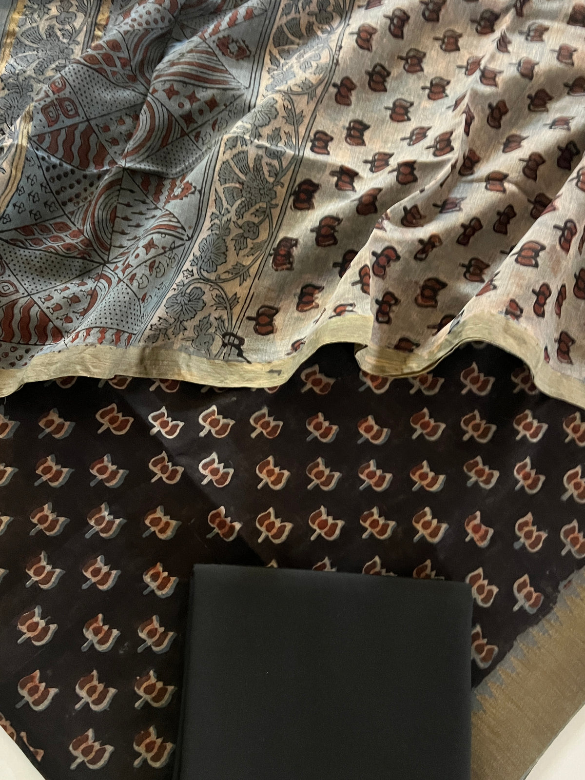 70 GRAM CHANDERI SILK SUIT (PH9576)