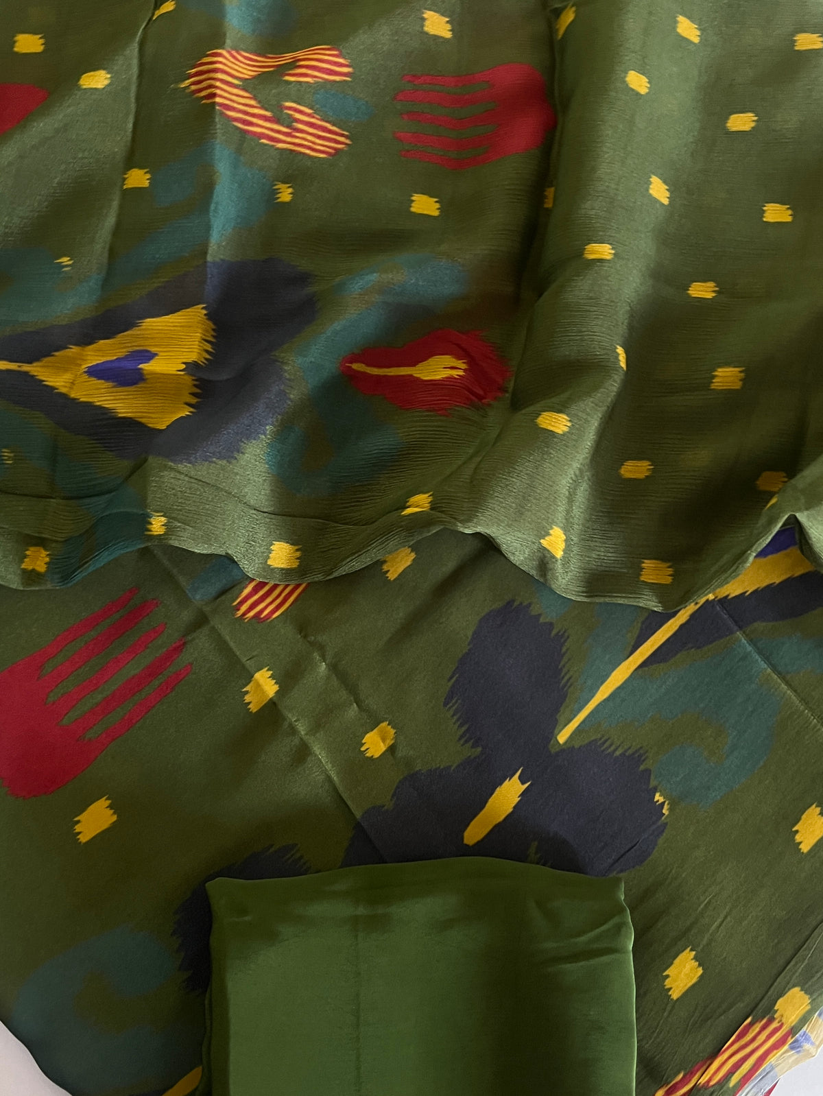 CREPE SUIT (PH9581)