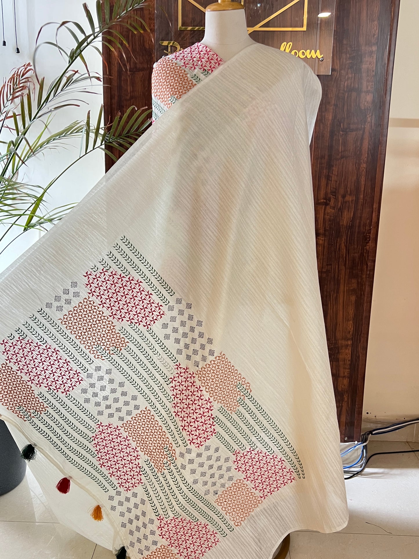 GICHA CHANDERI EMBROIDERED SAREE (PH4738)