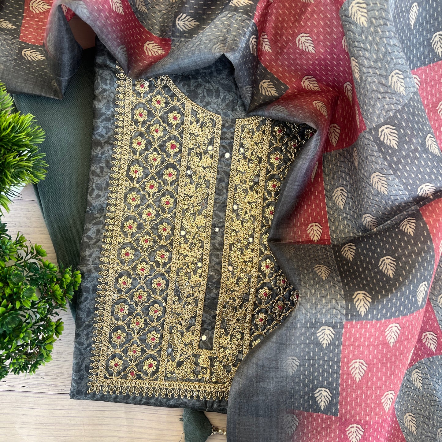 SEMI GICCHA (PH2164)