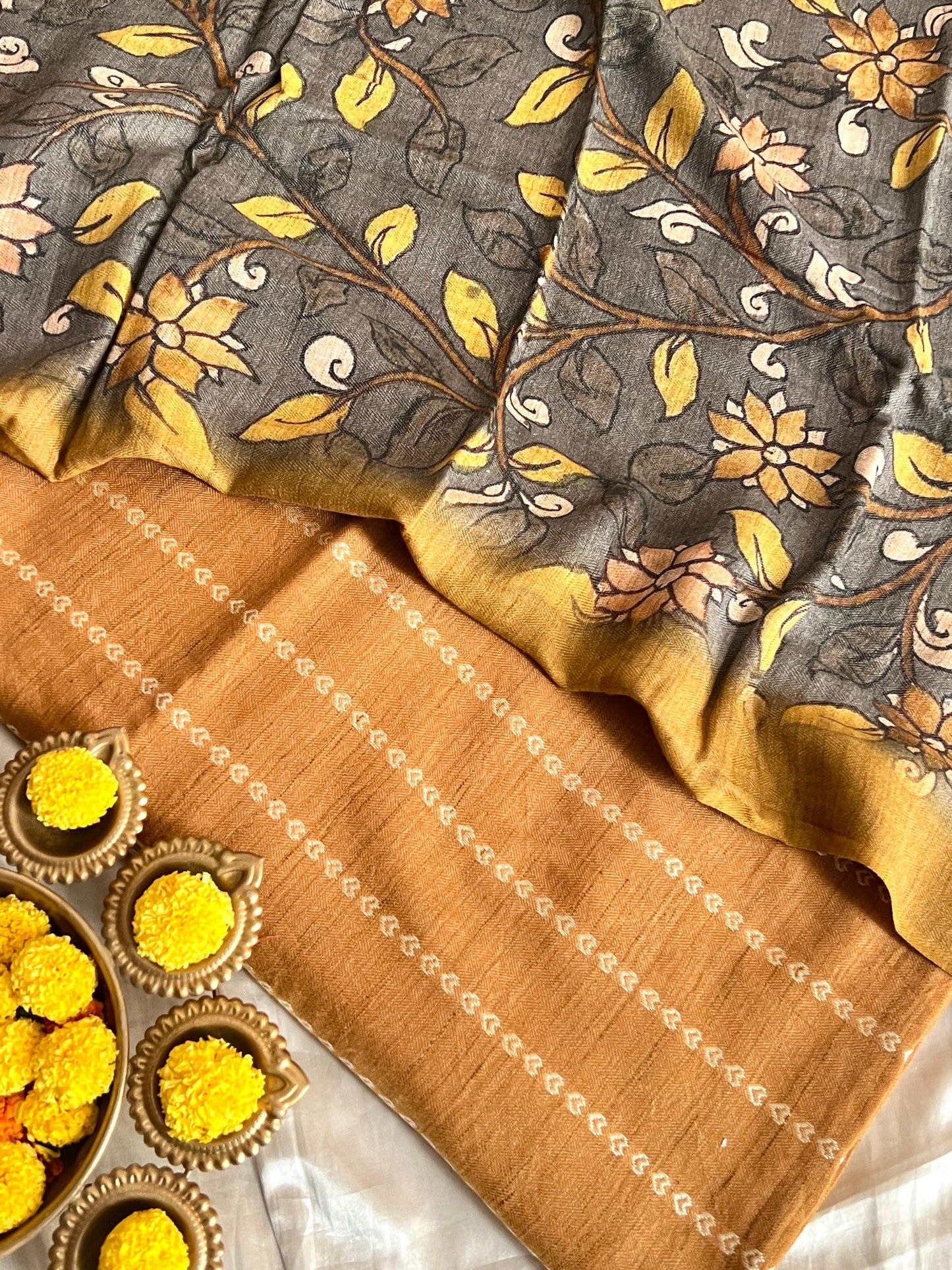BASBARA PASHMINA SUIT
