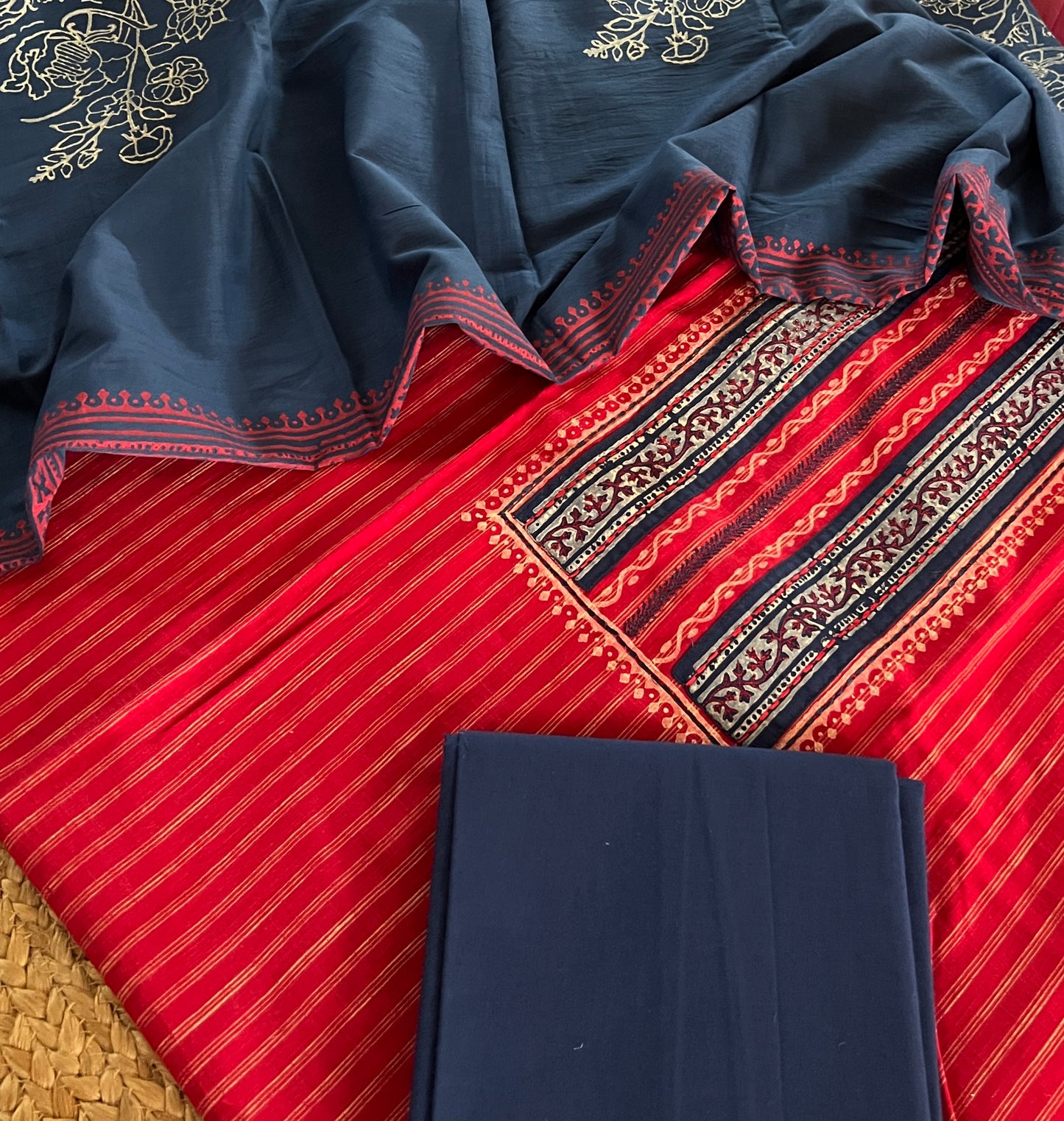 HANDLOOM SUIT (PH2544)