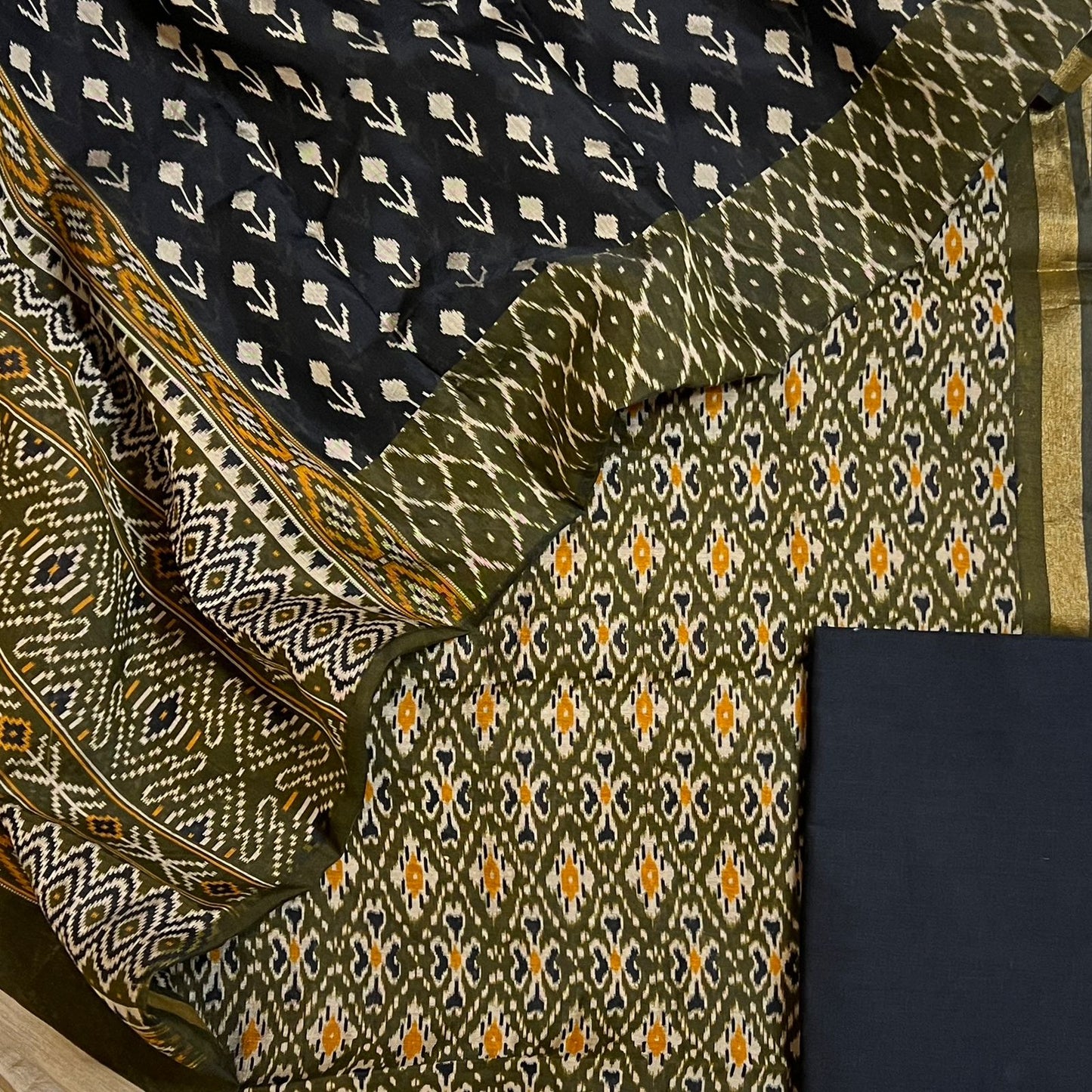 COTTON SILK PATOLA PRINT SUIT