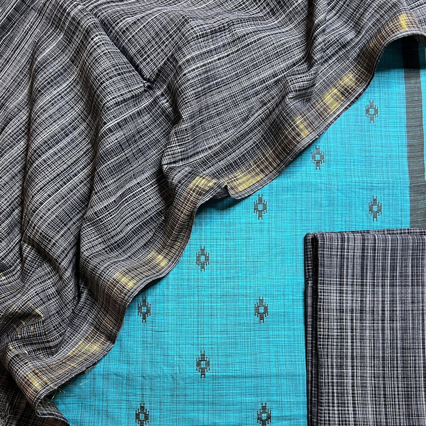 SOFT HANDLOOM THREE PIECE SET