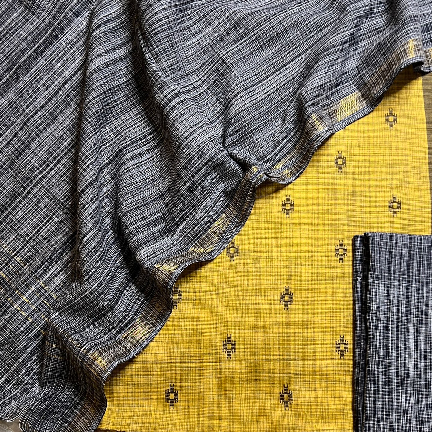 SOFT HANDLOOM THREE PIECE SET