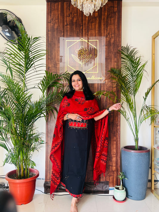 HANDLOOM COTTON THREE PIECE SET