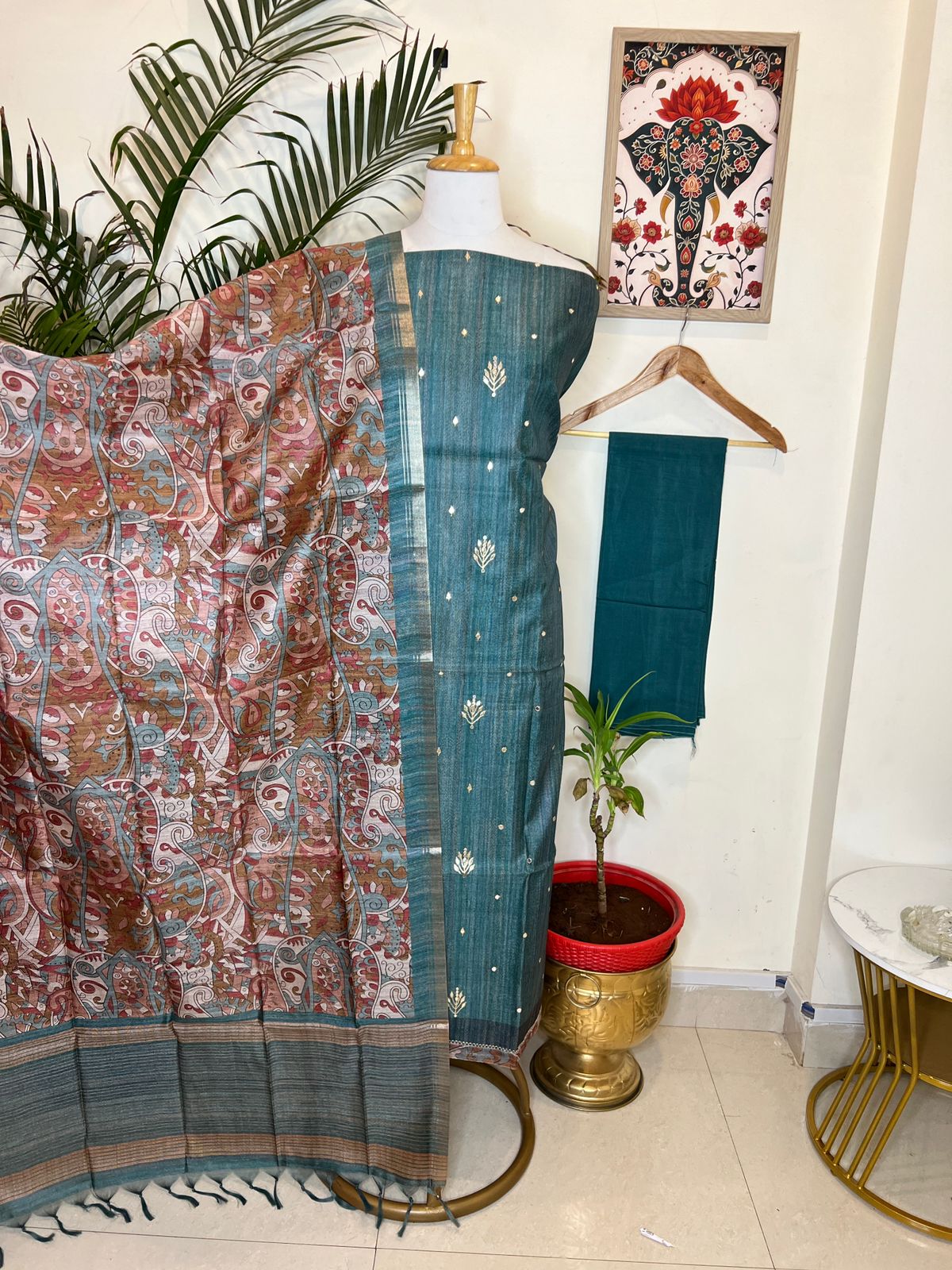 SEMI TUSSER THREE PIECE SET