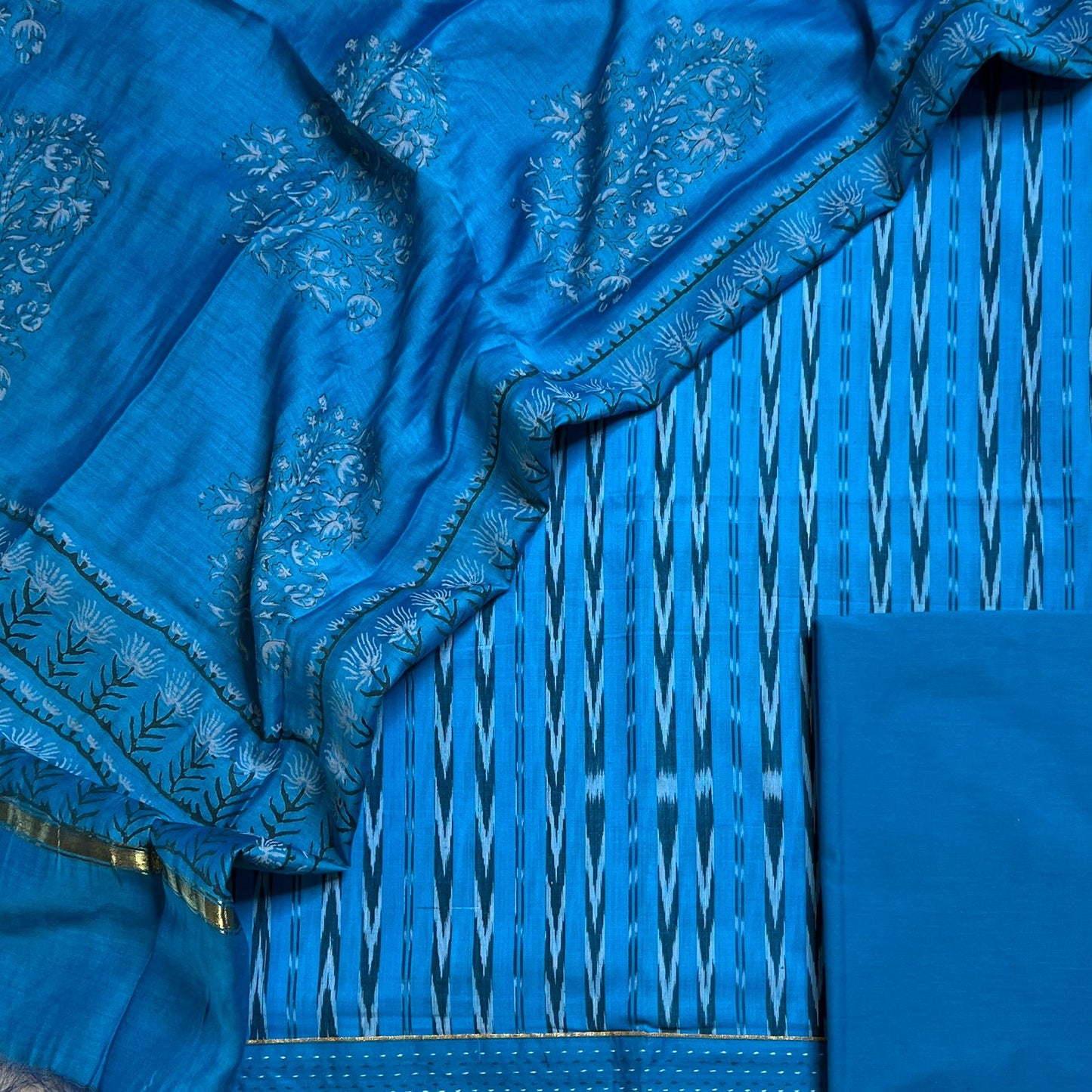 NUAPATNA HANDLOOM IKAT SUIT