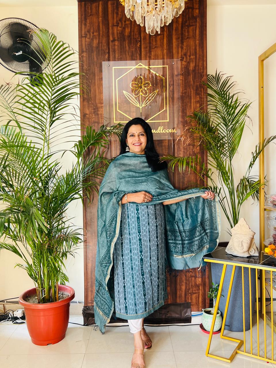 NUAPATNA HANDLOOM IKAT SUIT