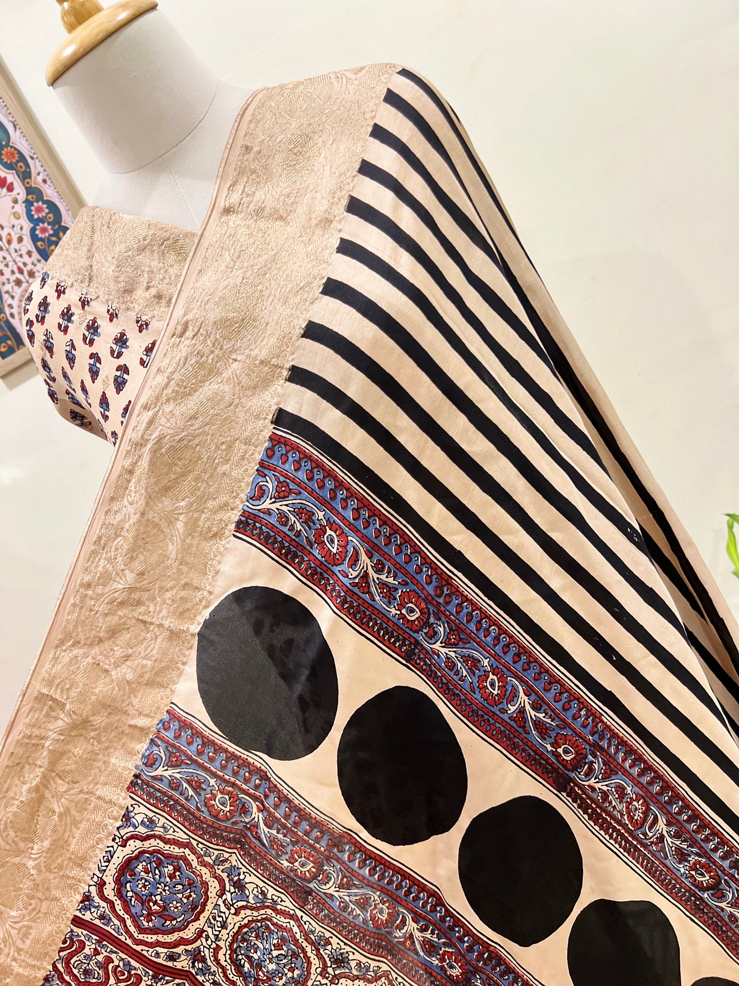 AJRAKH DOLA SILK SAREE (PH4817)