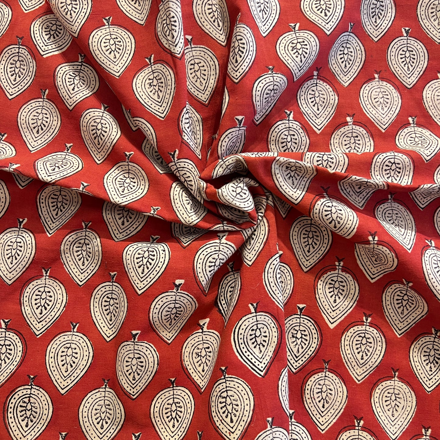 "Feel the Breeze in Pure Cotton Block Print – Unstitched Perfection 💫"