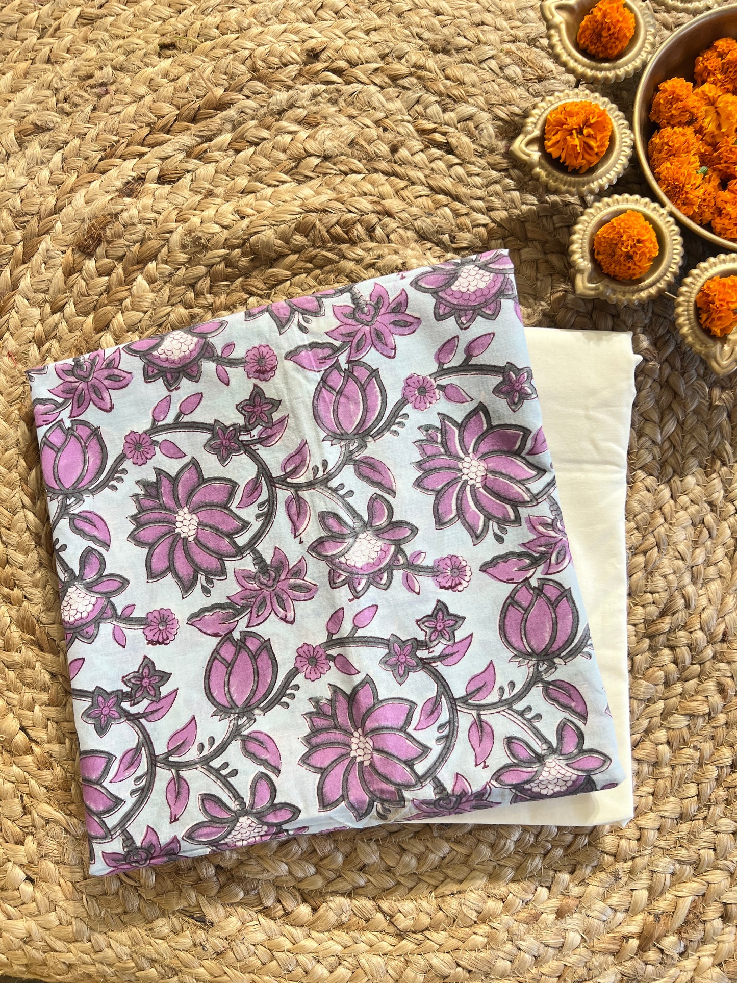 "Feel the Breeze in Pure Cotton Block Print – Unstitched Perfection 💫"