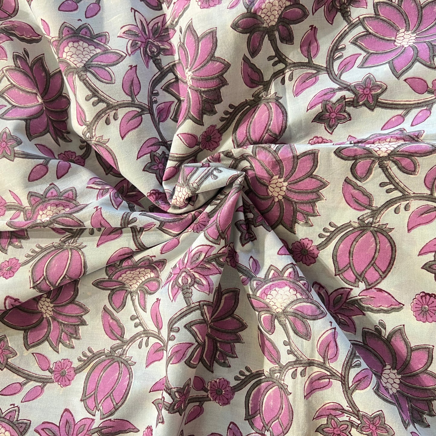 "Feel the Breeze in Pure Cotton Block Print – Unstitched Perfection 💫"