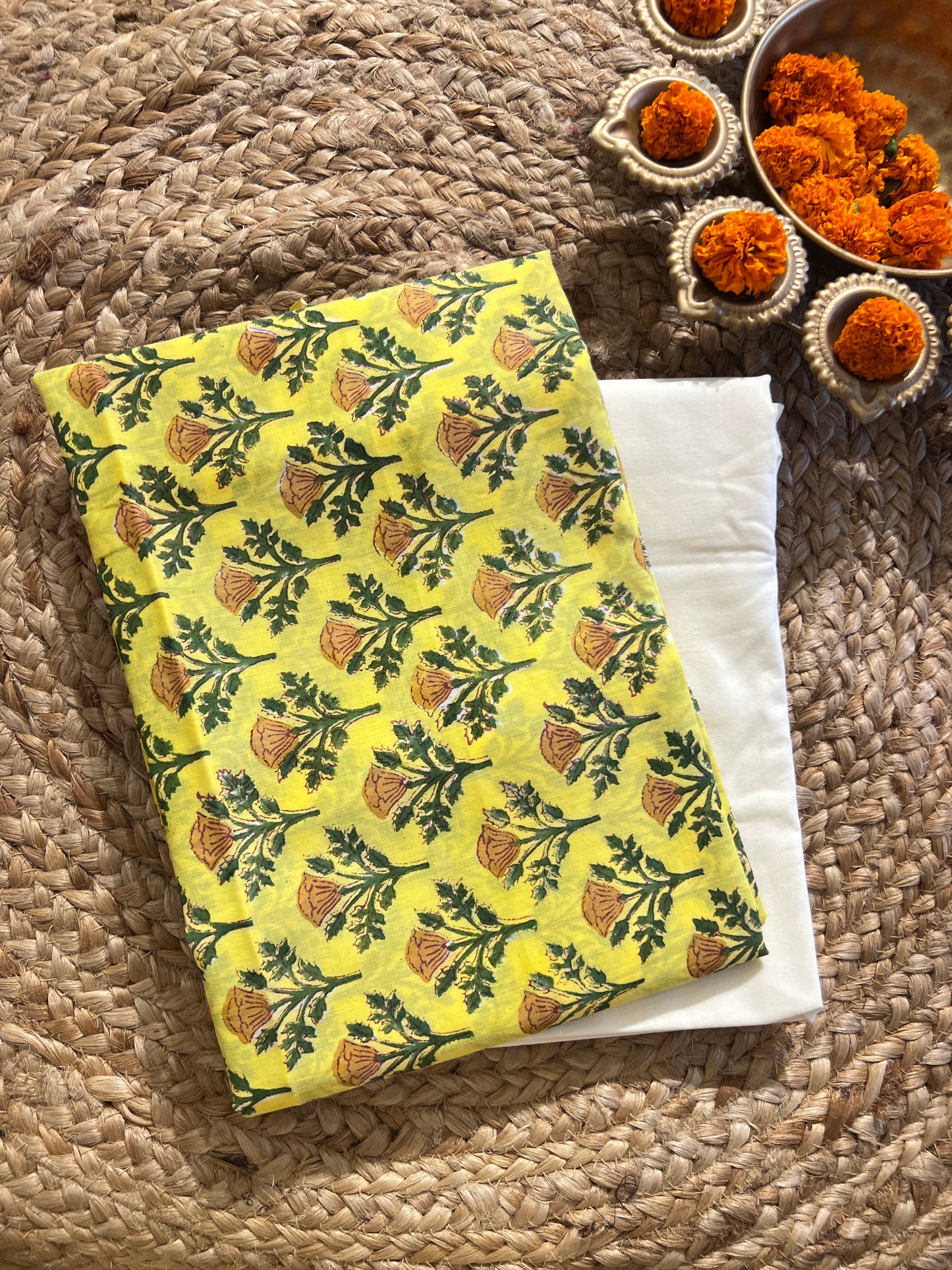 "Feel the Breeze in Pure Cotton Block Print – Unstitched Perfection 💫"