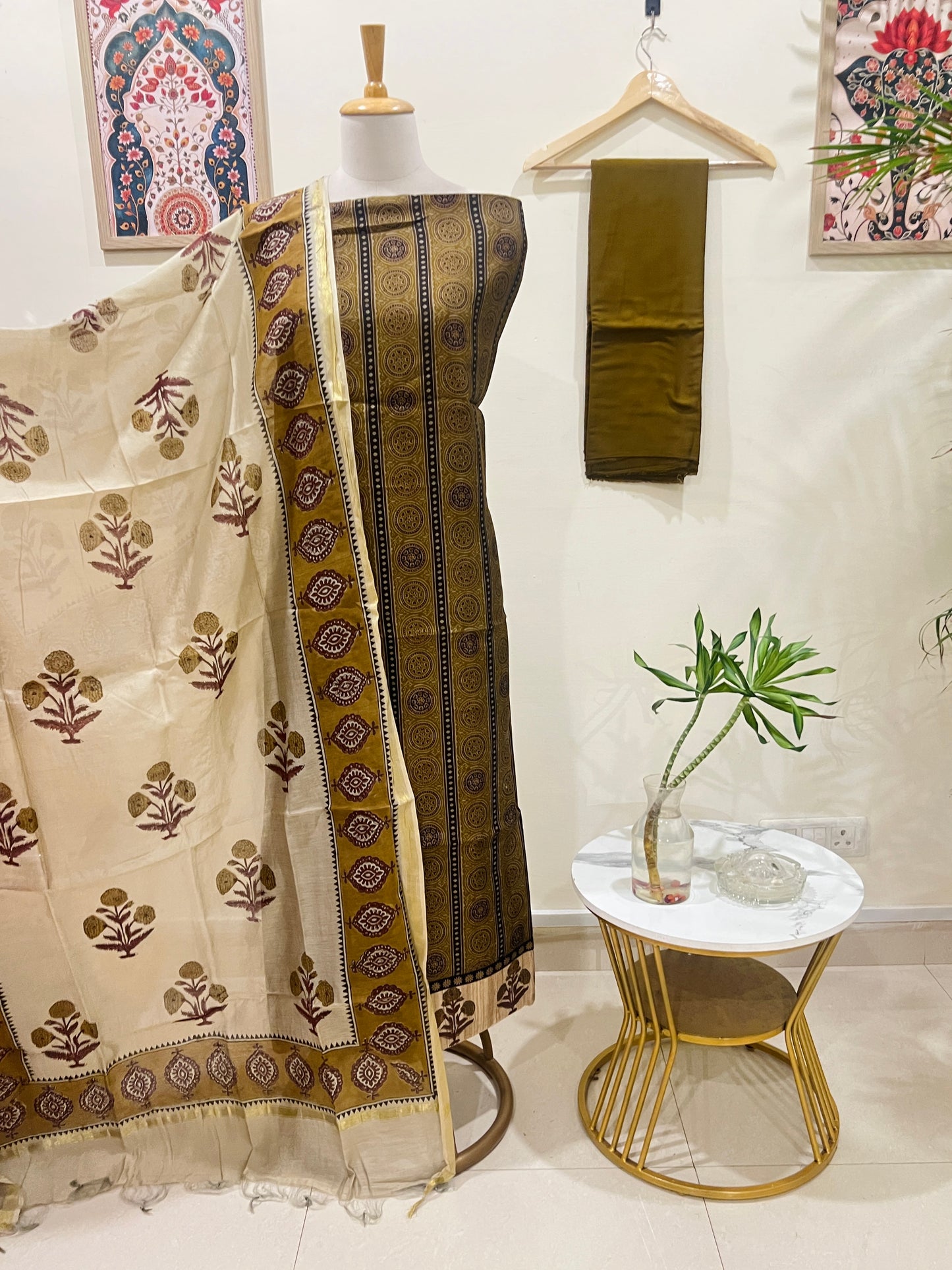 MUSLIN AJRAKH SUIT (PH4919)