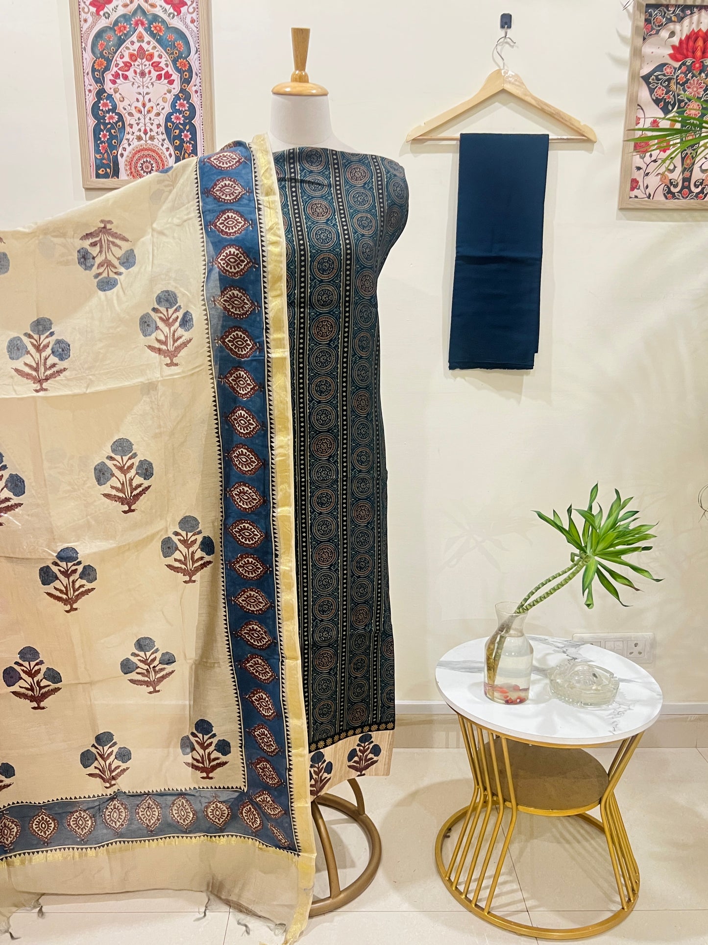 MUSLIN AJRAKH SUIT (PH4920)