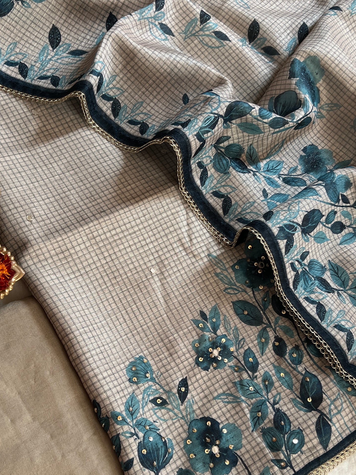 SEMI GHICHA SUIT