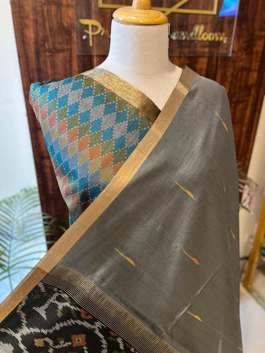 Ikkat & Patola Saree – A Classic Affair