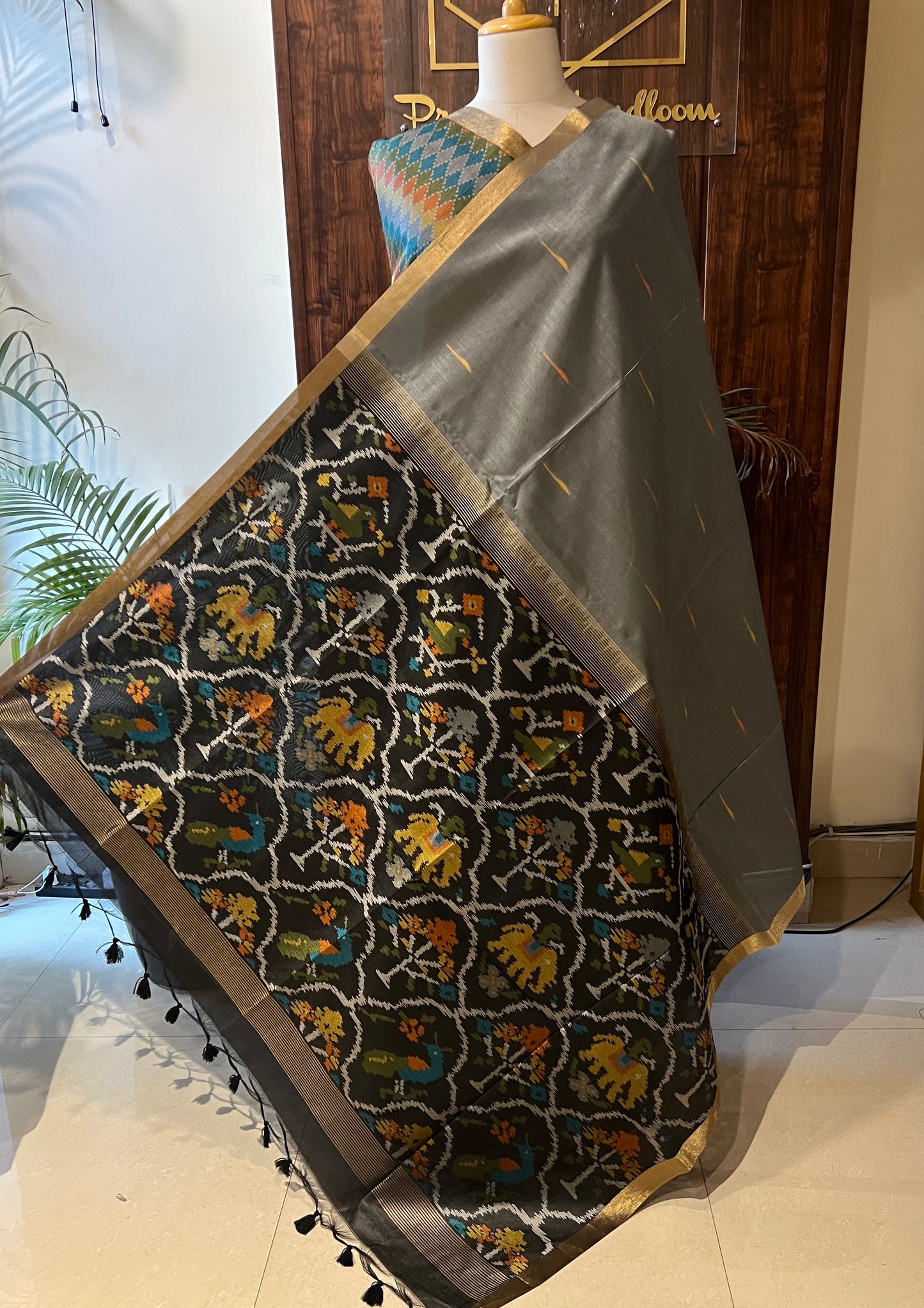 Ikkat & Patola Saree – A Classic Affair