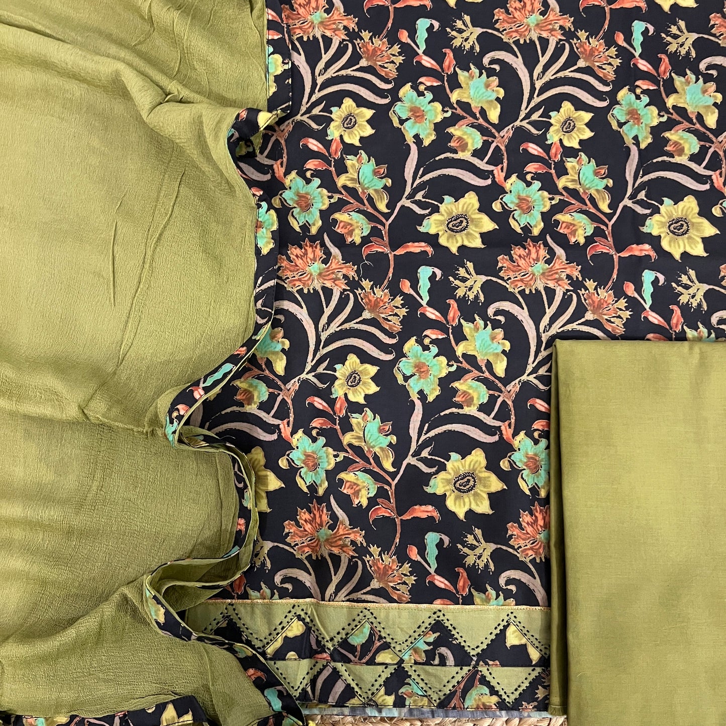 MUSLIN SUIT (PH6597)