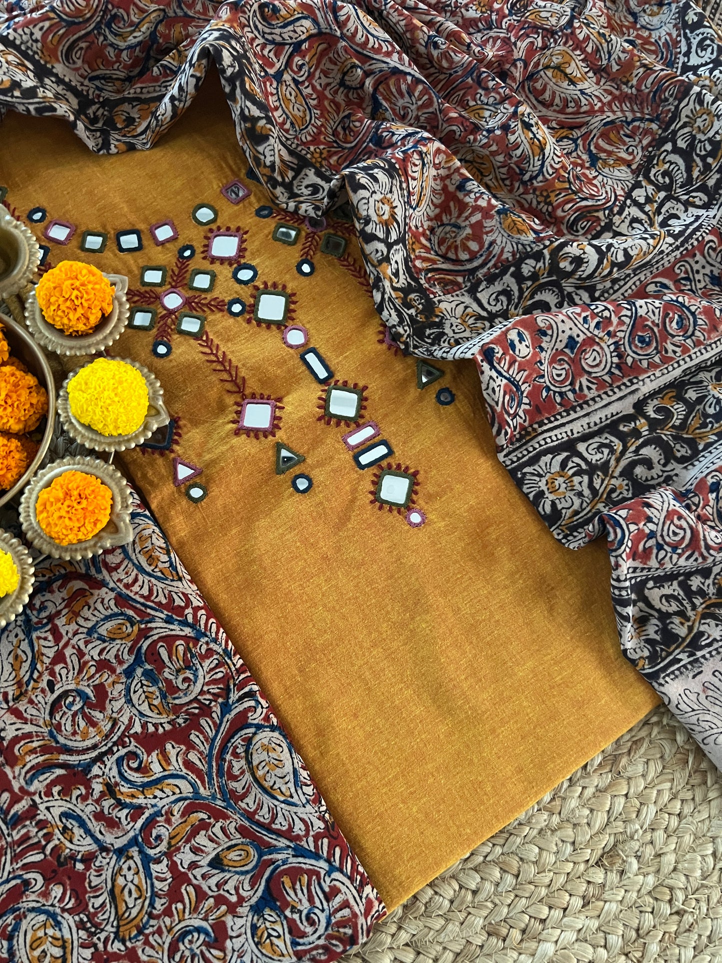 HANDLOOM SUIT (PH6805)