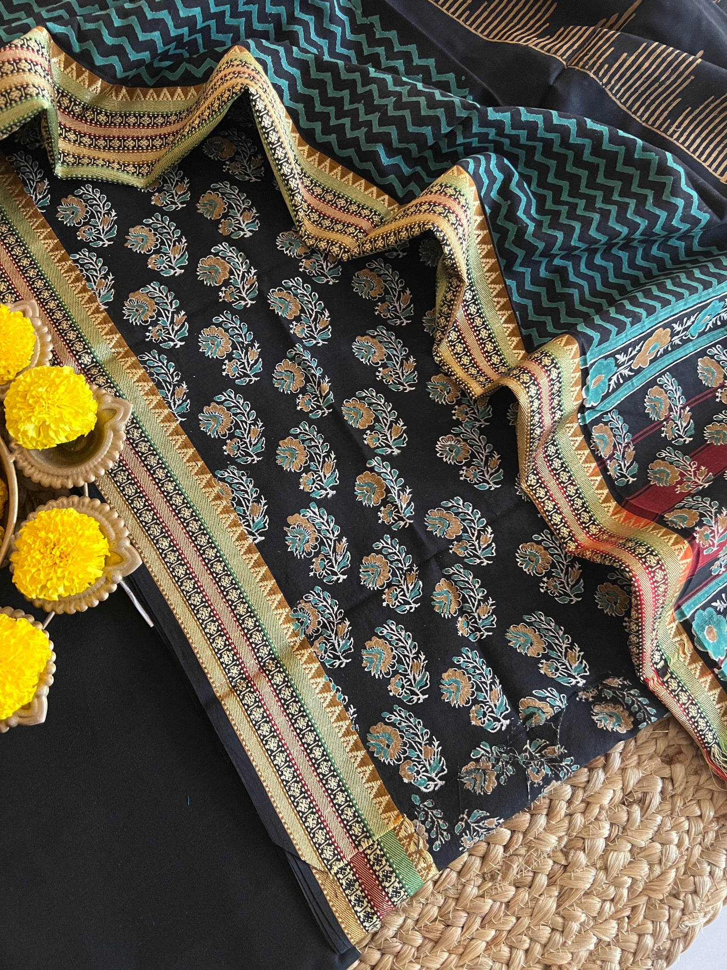 HANDLOOM SUIT (PH7551)