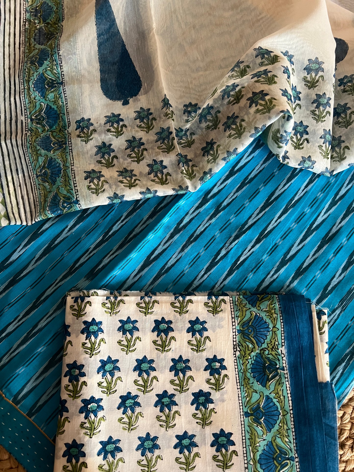 HANDLOOM SUIT (PH7932)