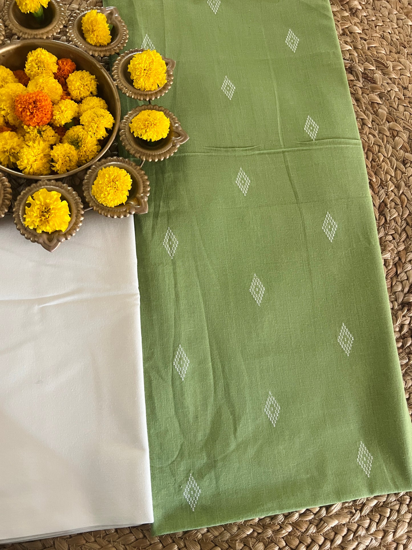 HANDLOOM COMBO (PH8153)