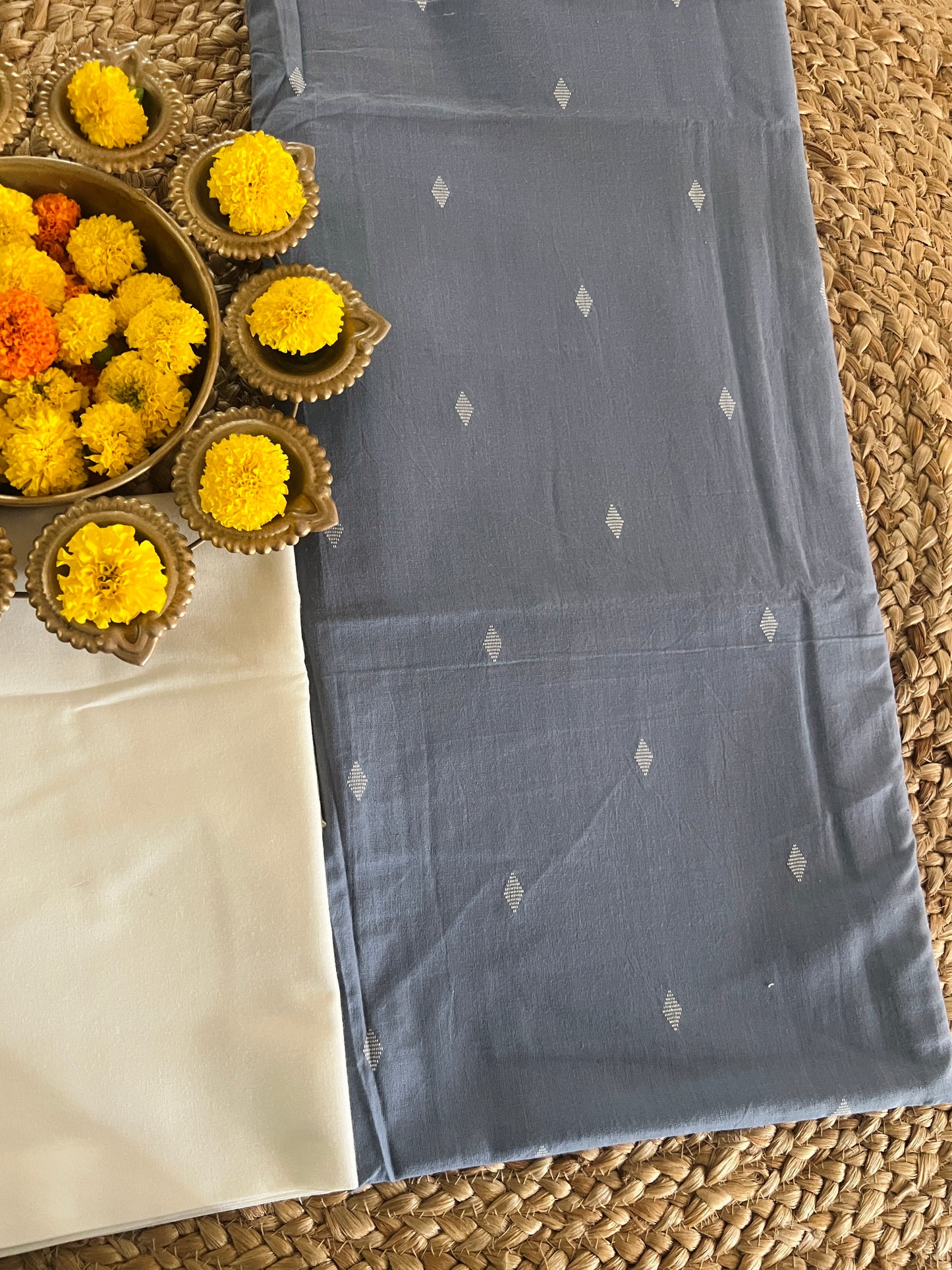 HANDLOOM COMBO (PH8154)