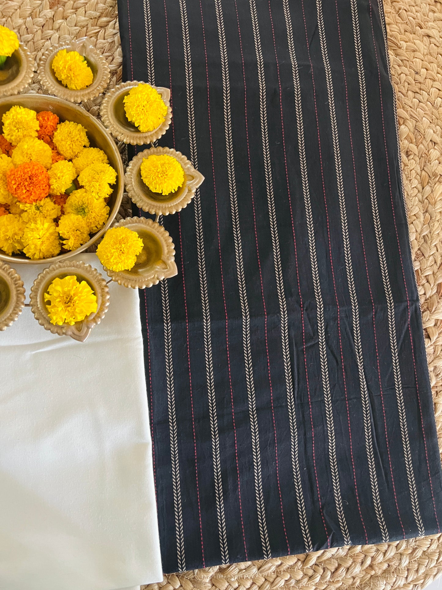 HANDLOOM COMBO (PH8157)