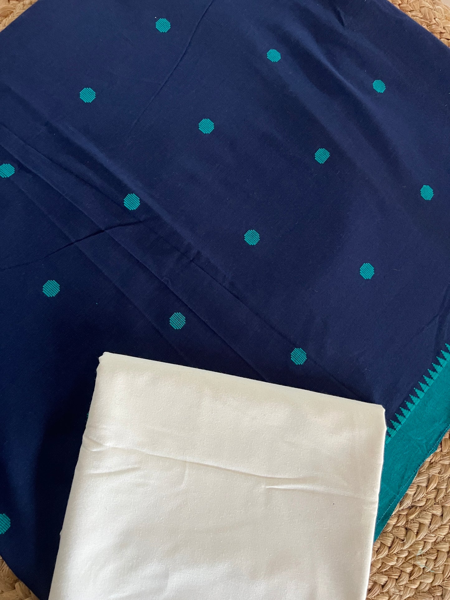 HANDLOOM COMBO (PH8159)