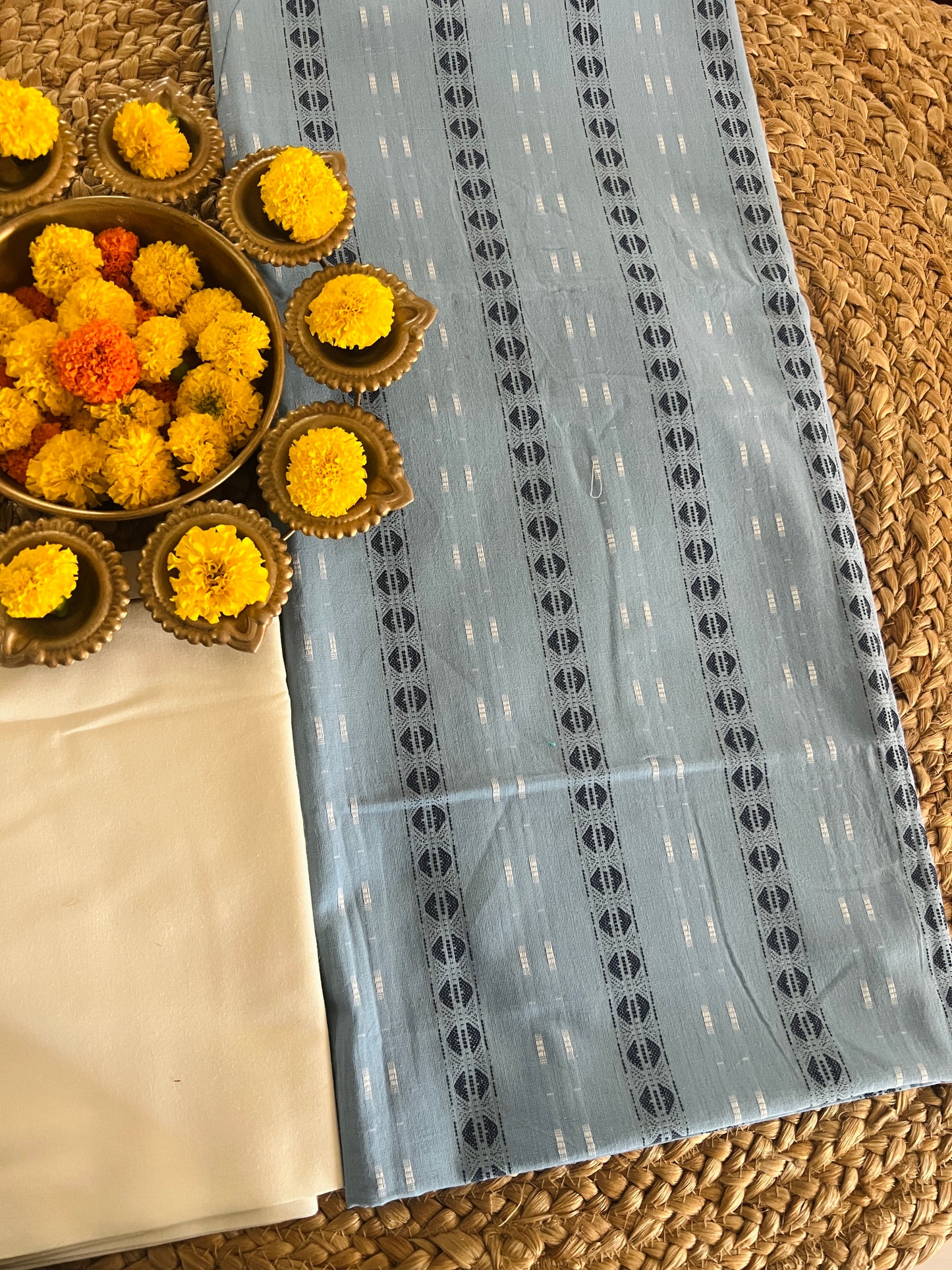 HANDLOOM COMBO (PH8161)