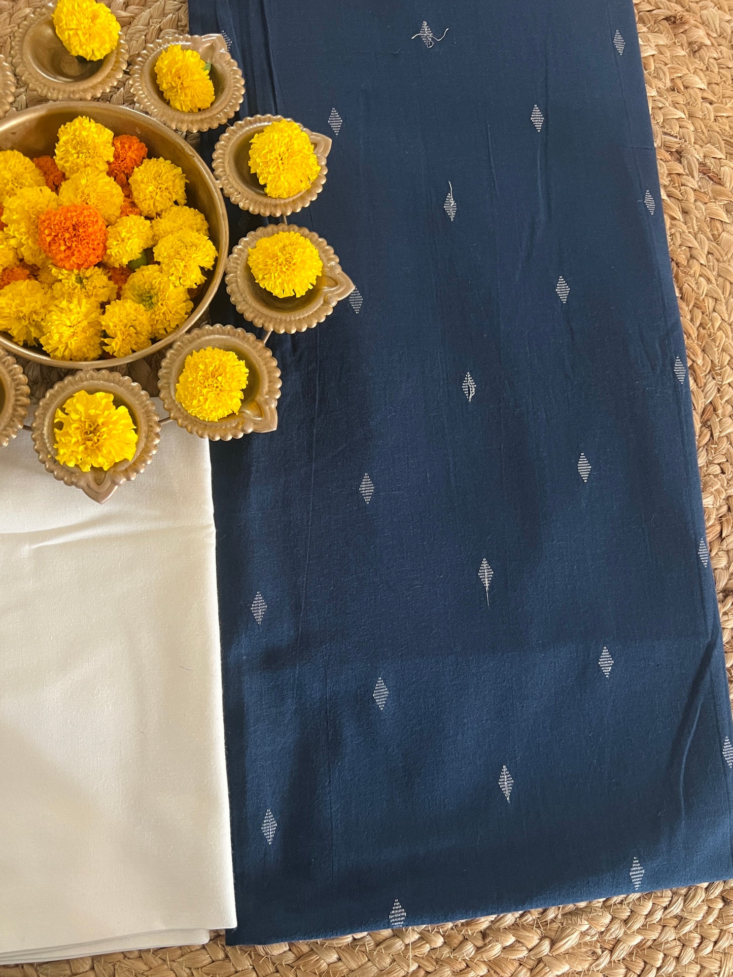 HANDLOOM COMBO (PH8163)