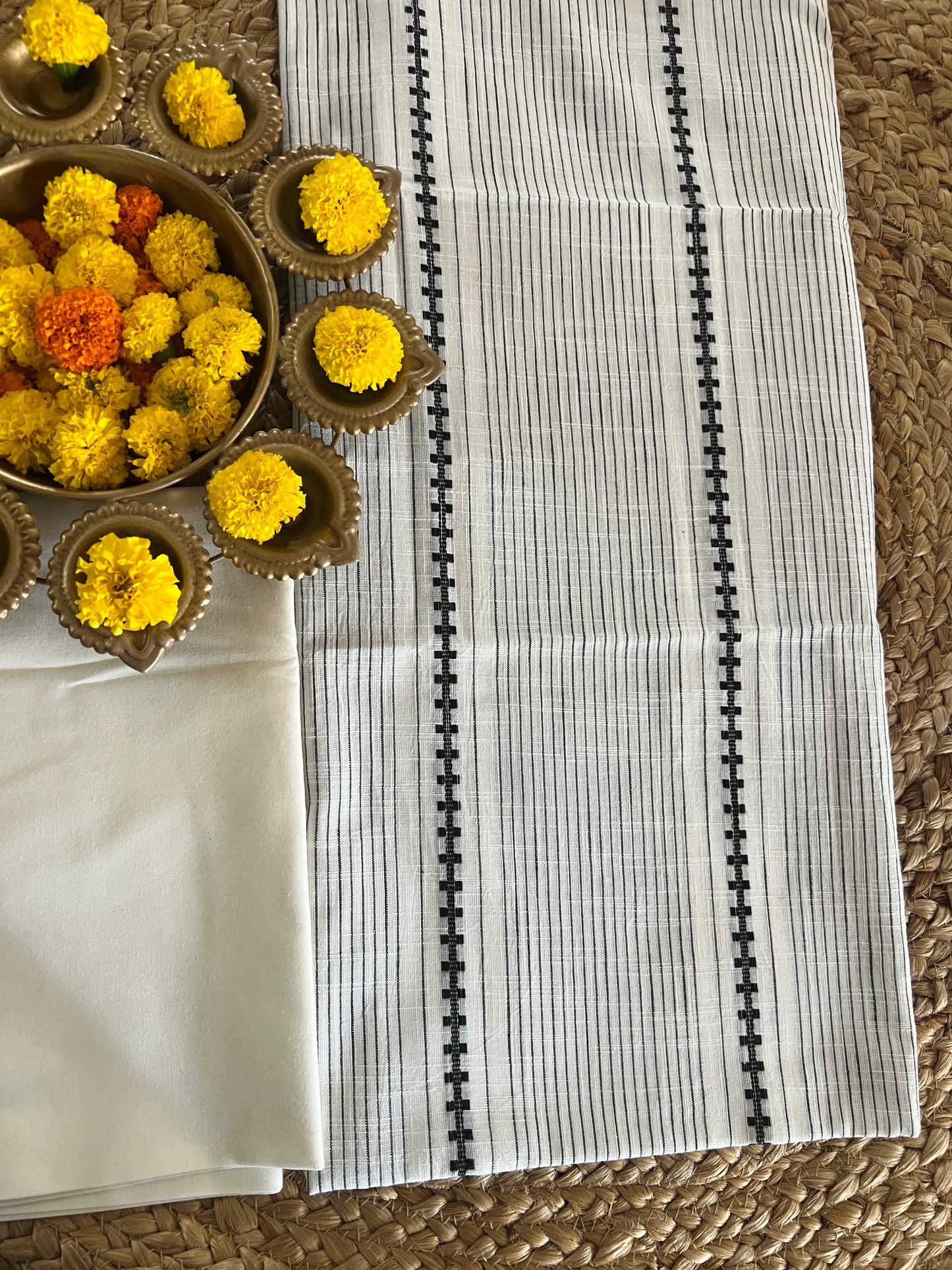 HANDLOOM COMBO (PH8166)