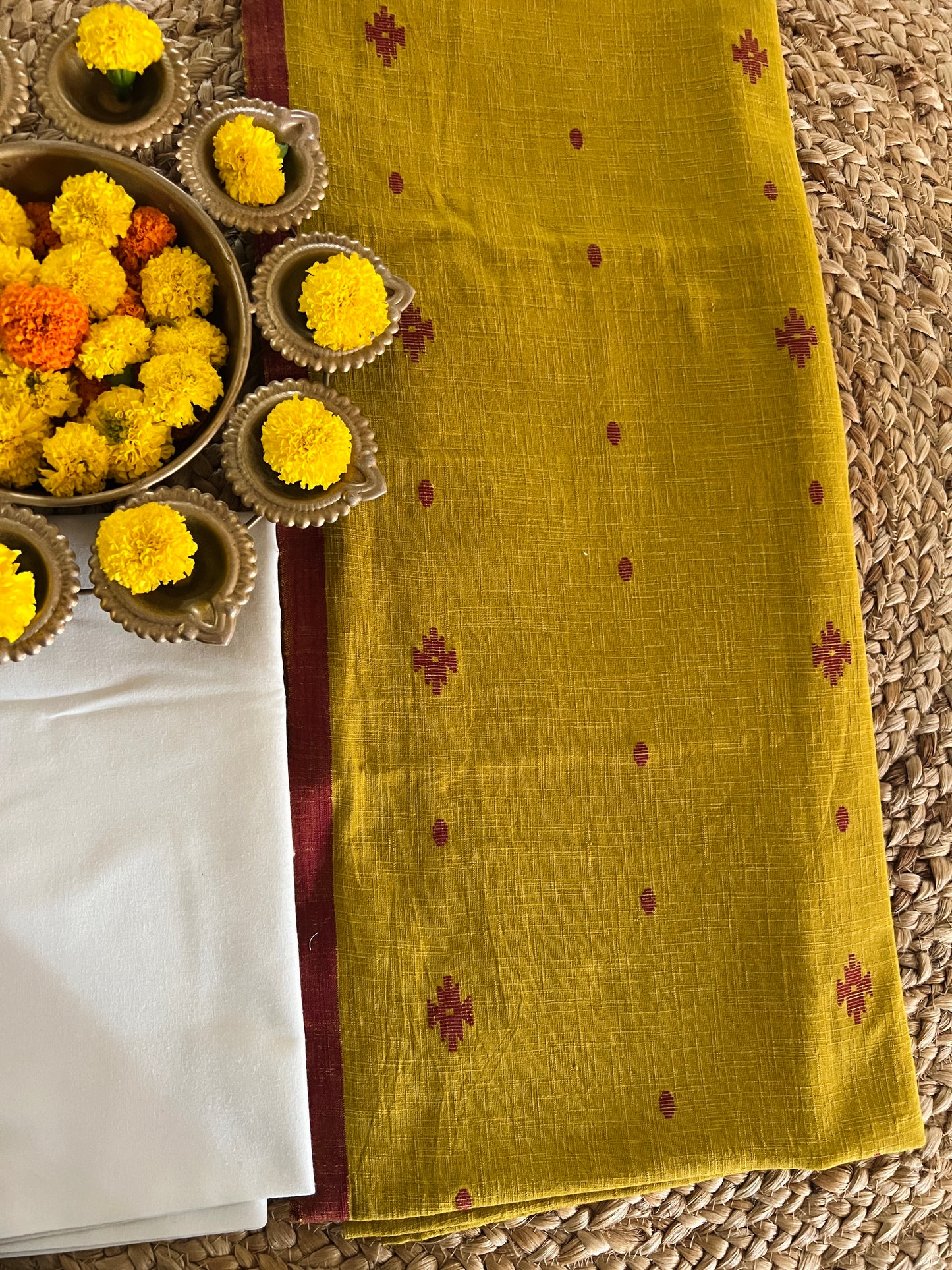 HANDLOOM COMBO (PH8167)