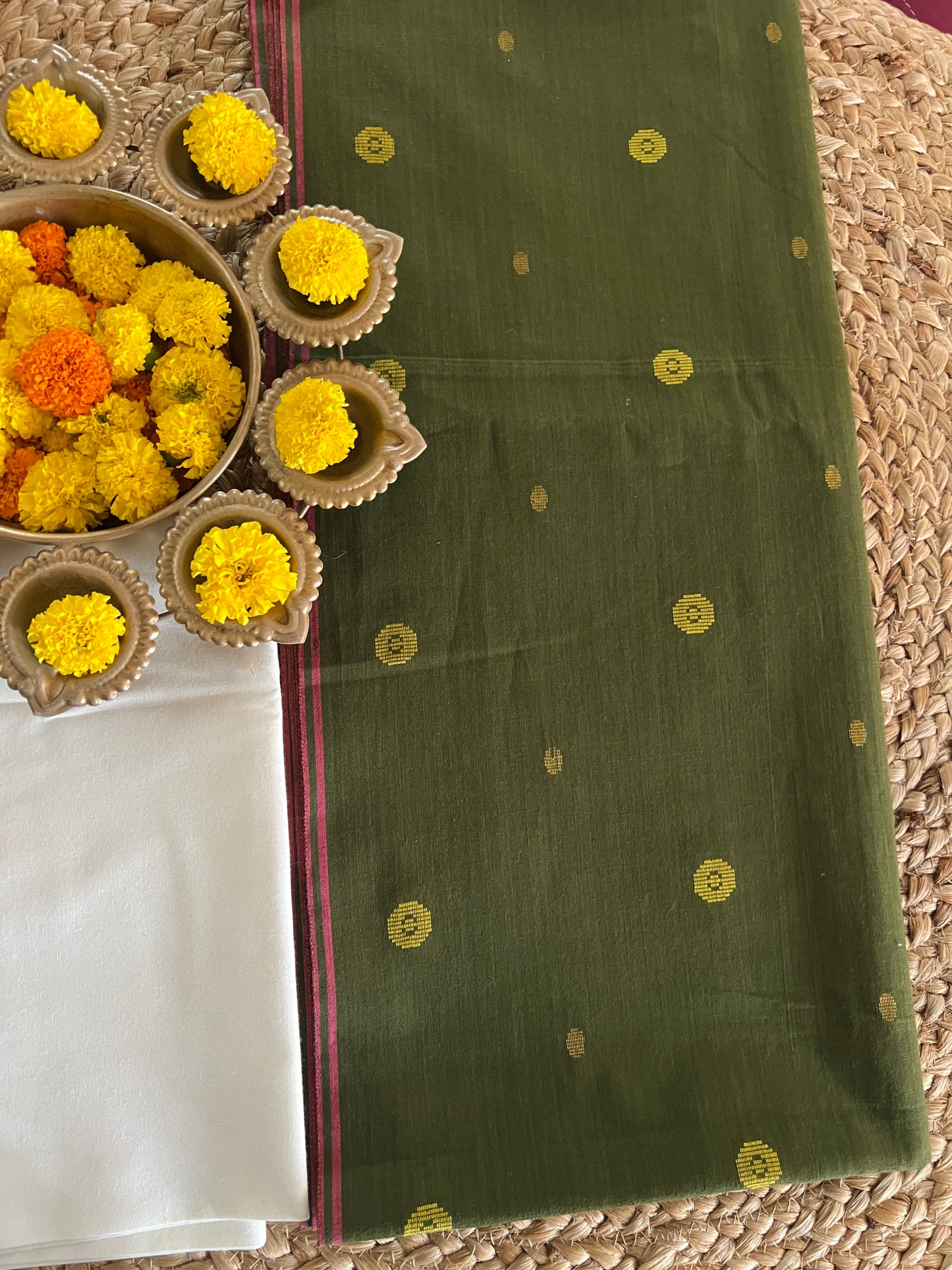 HANDLOOM COMBO (PH8170)
