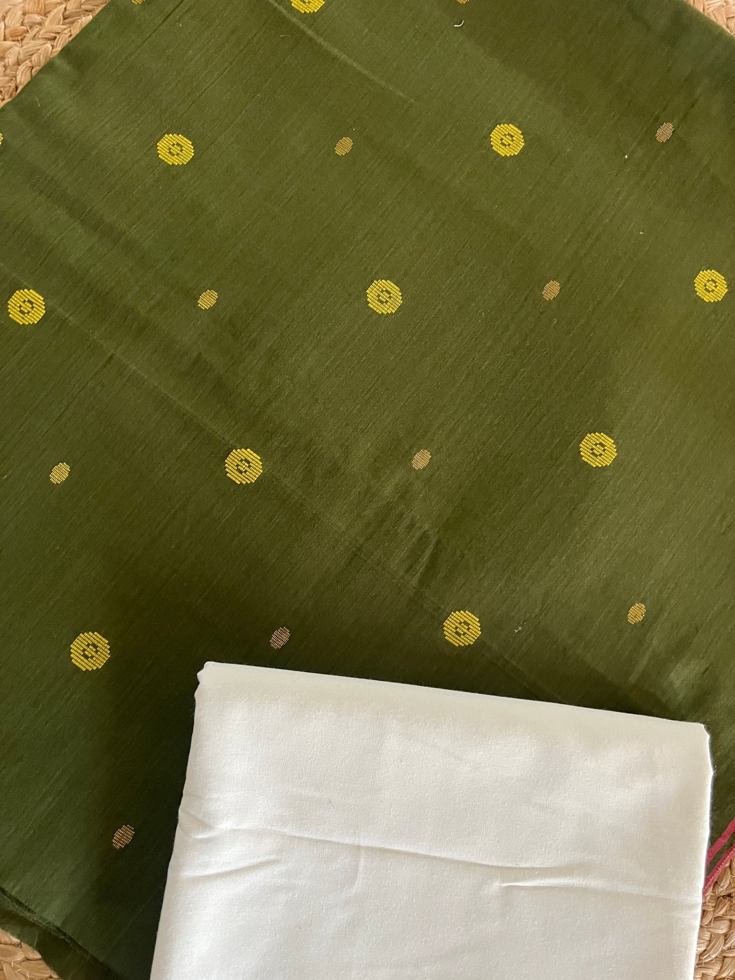 HANDLOOM COMBO (PH8170)