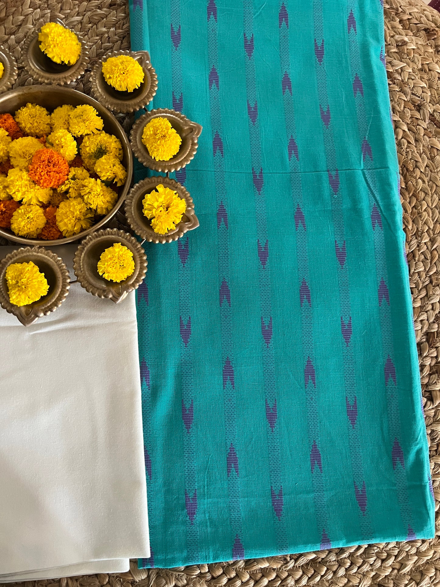 HANDLOOM COMBO (PH8172)