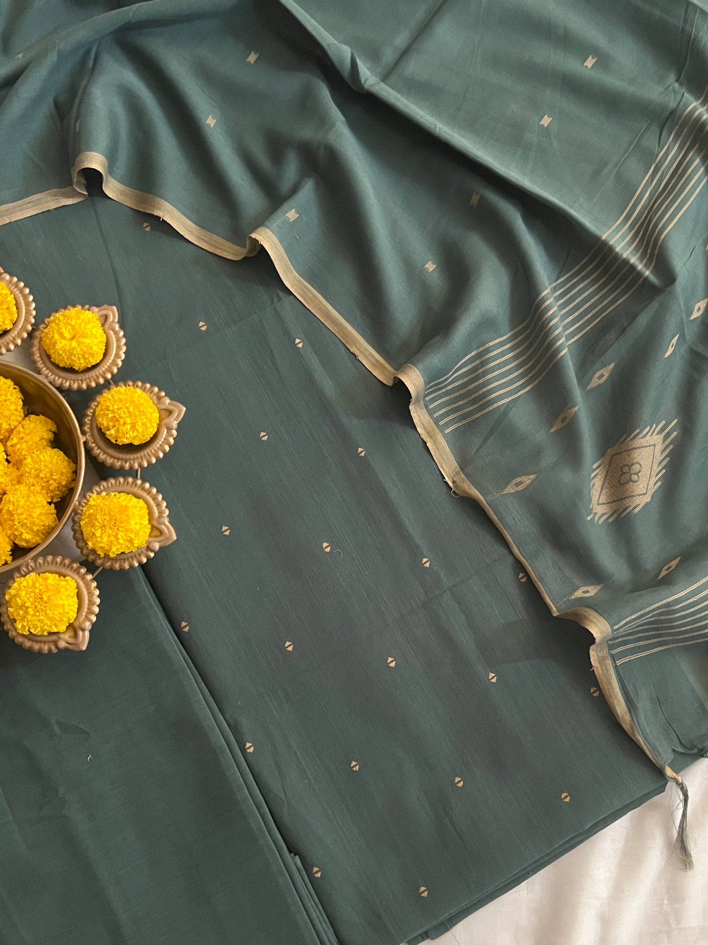 HANDLOOM SUIT (PH8277)