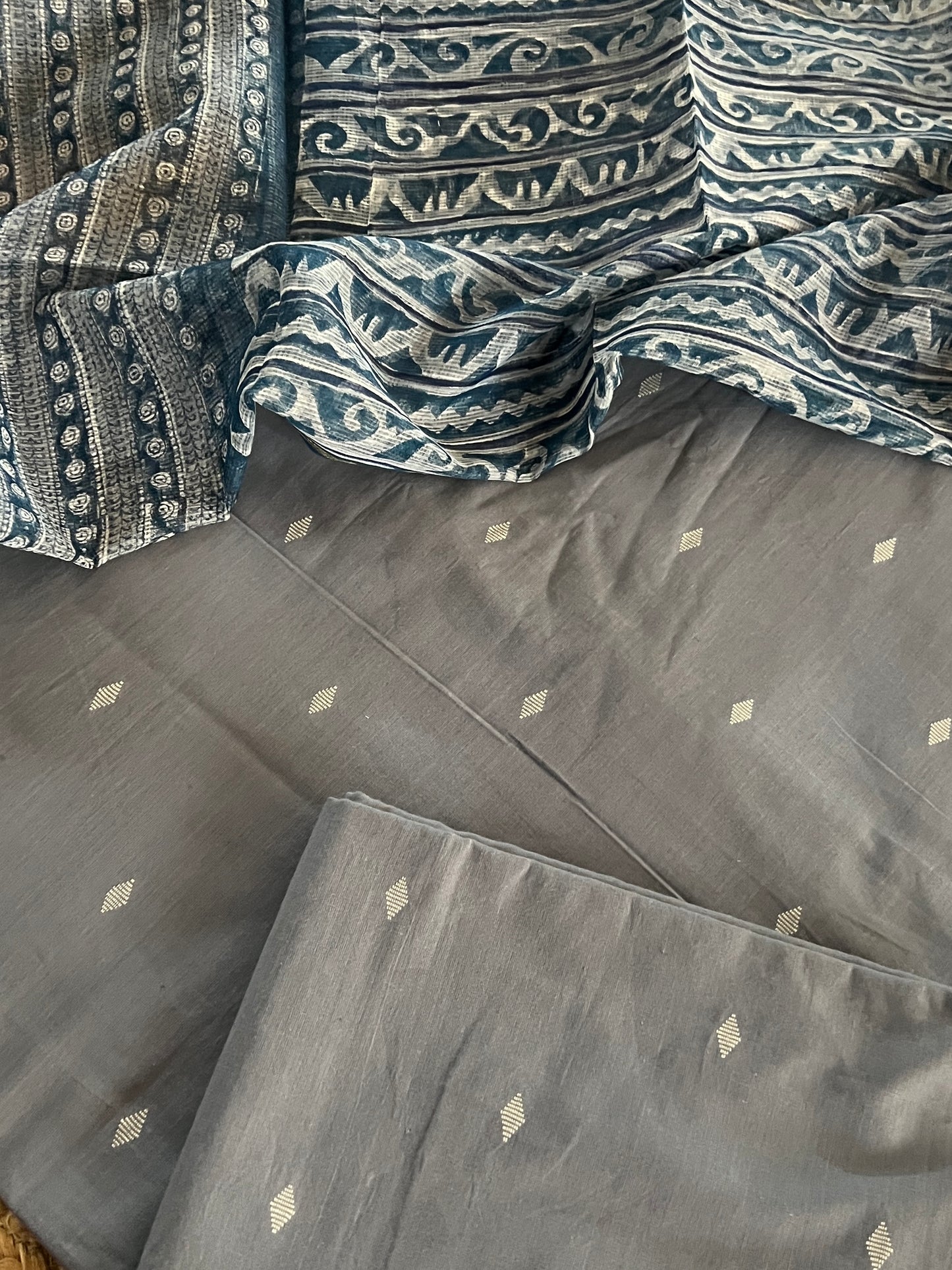 HANDLOOM SUIT (PH8309)